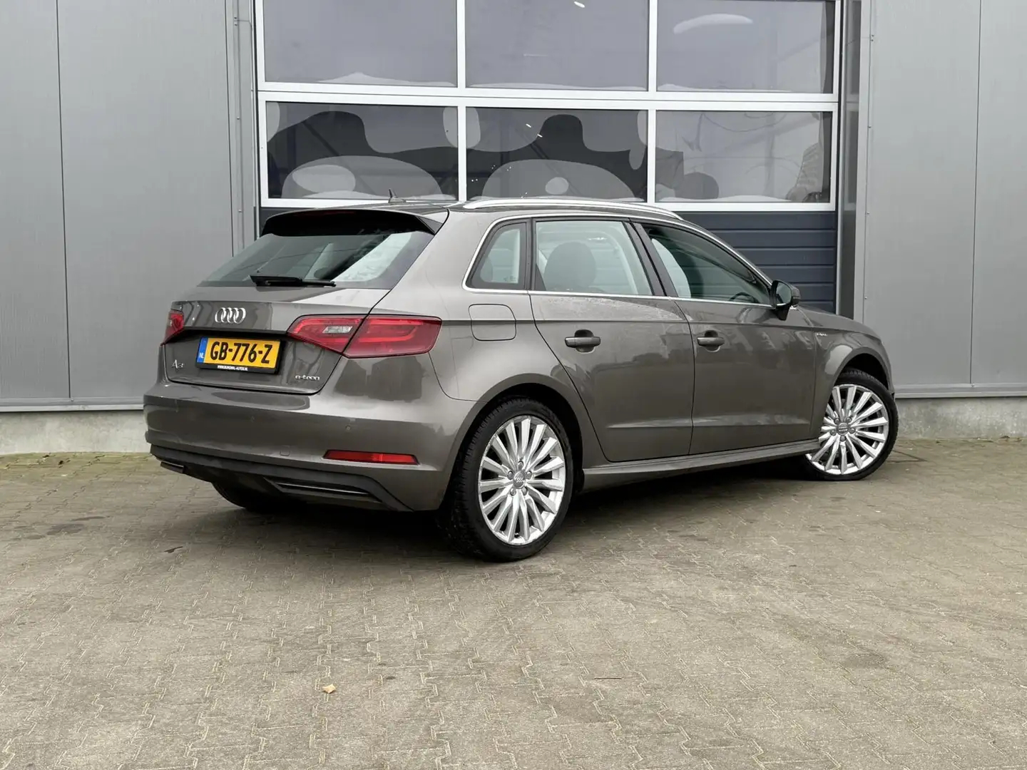 Audi A3 Sportback 1.4 e-tron PHEV Pro Line plus | LED | Na Grau - 2