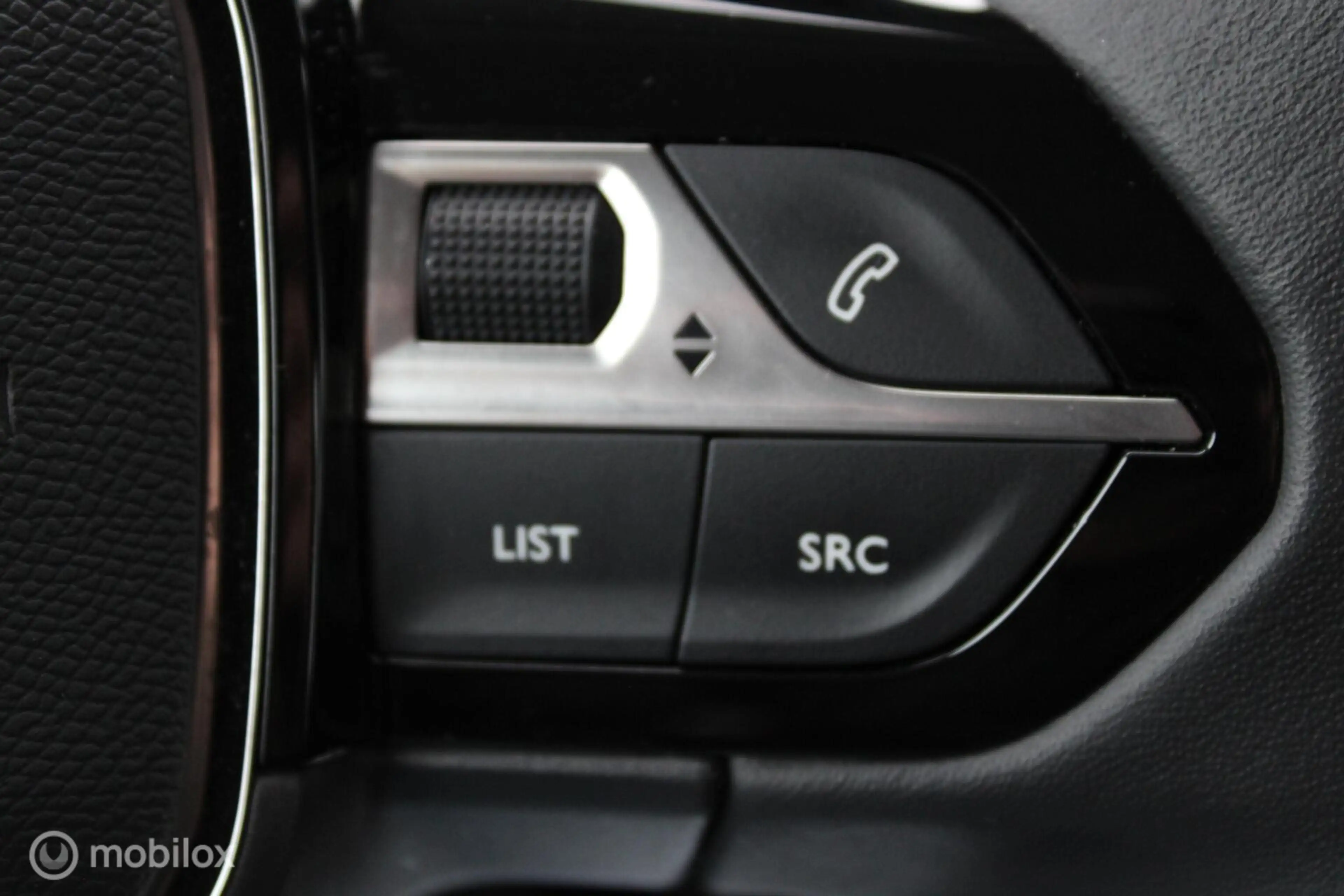 Peugeot e-208 EV Active Pack 50 kWh, Navi/app connect, Led verli — photo 20