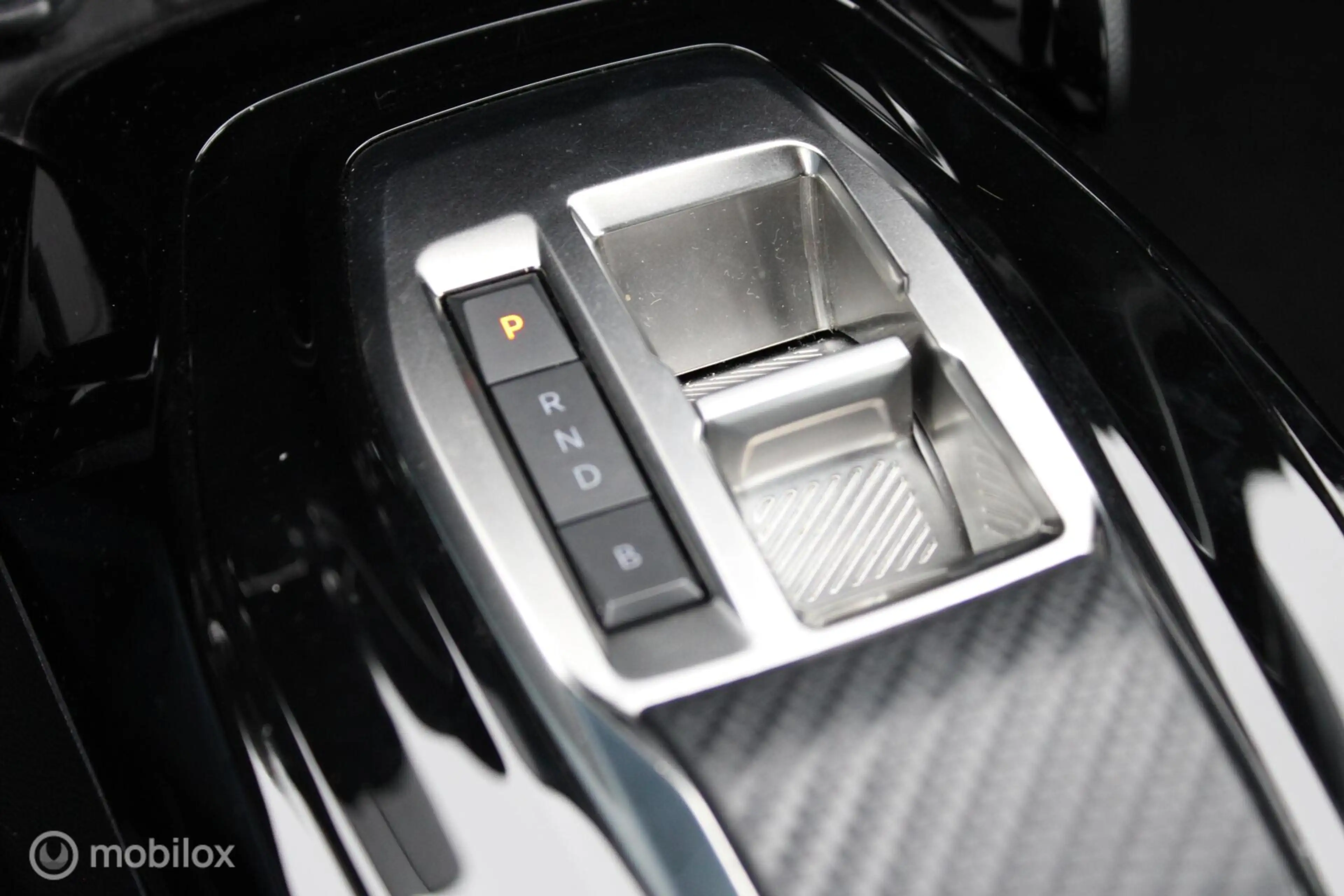 Peugeot e-208 EV Active Pack 50 kWh, Navi/app connect, Led verli — photo 19