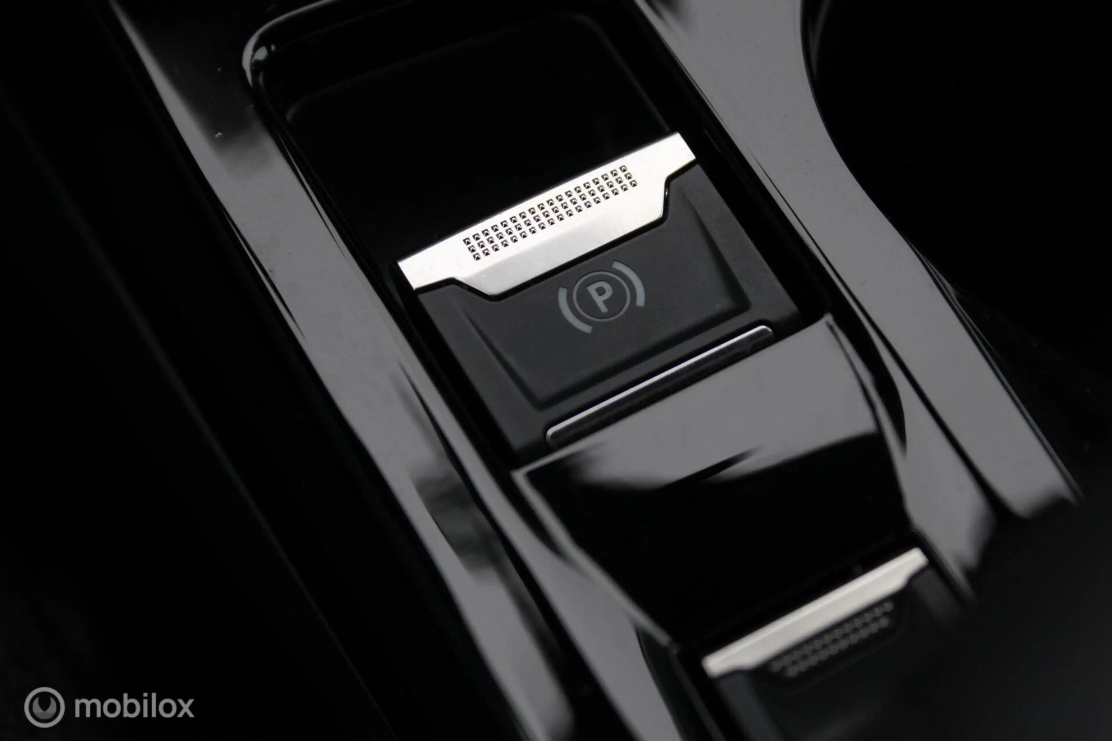 Peugeot e-208 EV Active Pack 50 kWh, Navi/app connect, Led verli — photo 24