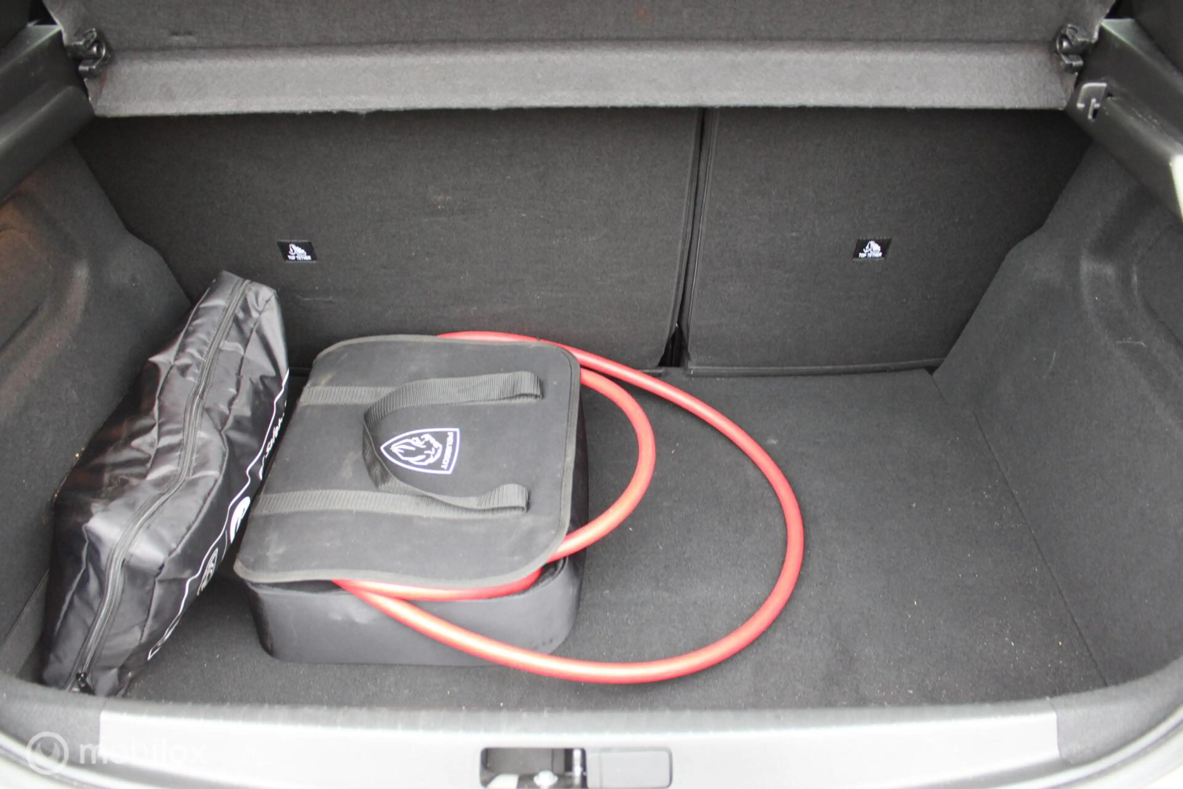 Peugeot e-208 EV Active Pack 50 kWh, Navi/app connect, Led verli — photo 16