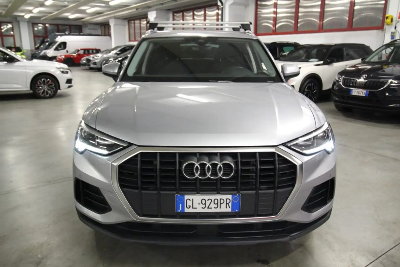 Audi Q3 45 TFSI e S-tronic Business Grau - 1