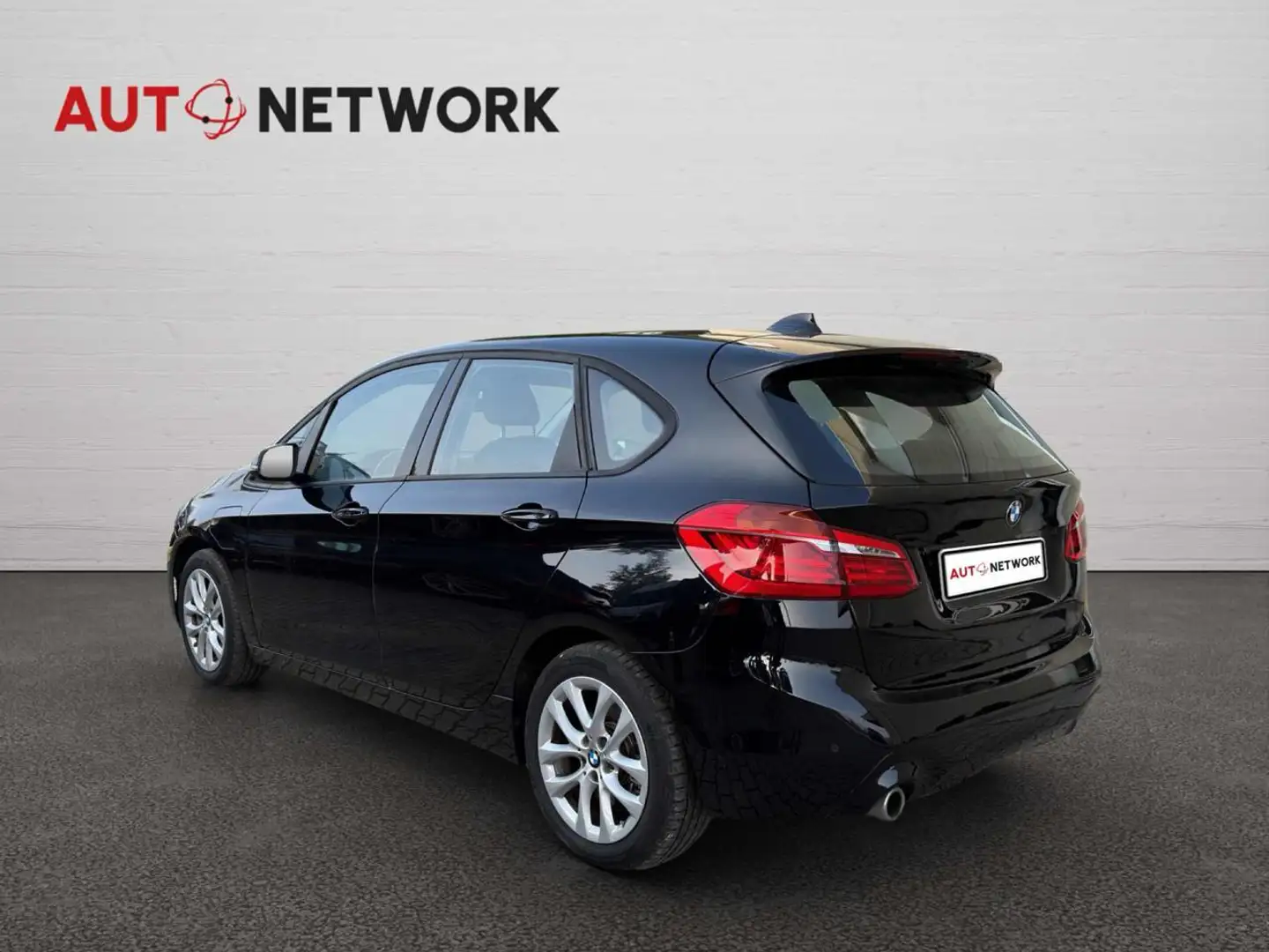 BMW 225 xe Active Tourer iPerformance Advantage aut. Schwarz - 2