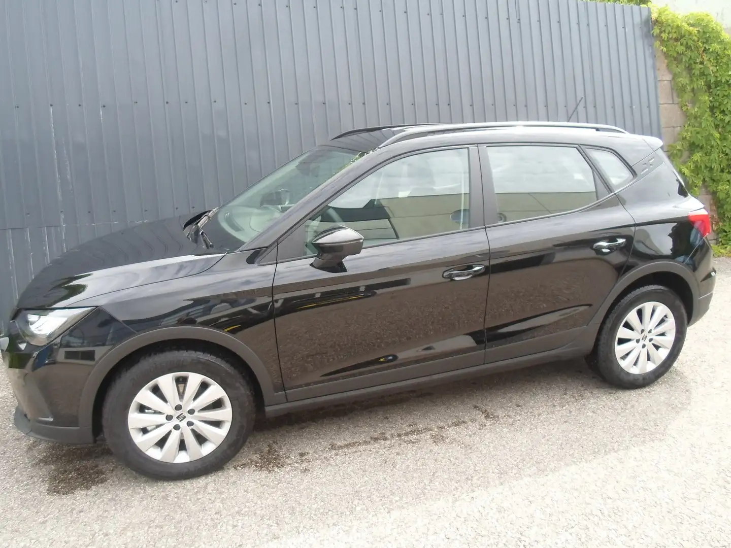 SEAT Arona Reference Edition 1.0 TSI Schwarz - 1