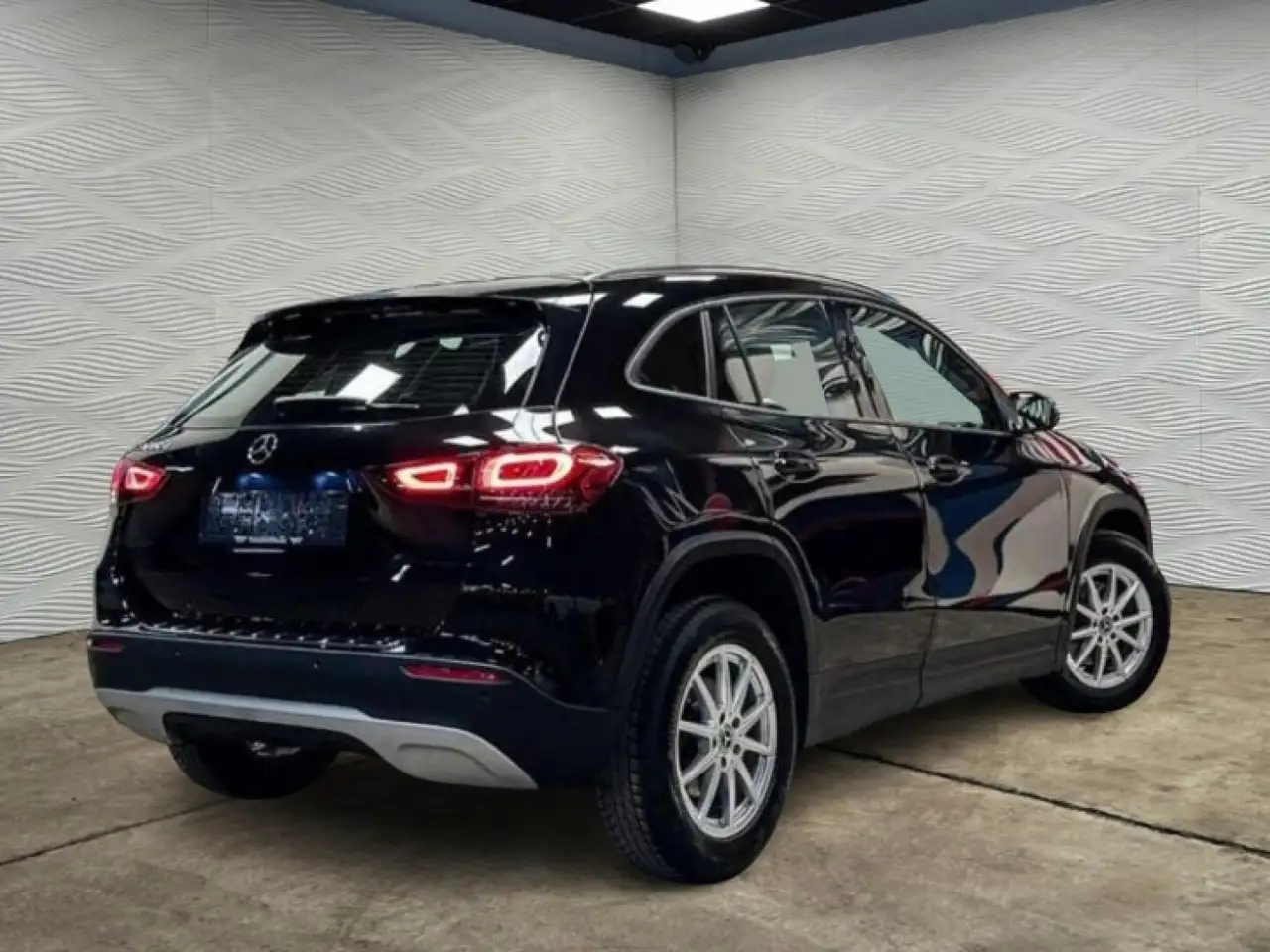 Mercedes-Benz GLA 180d*AUT*DAB-RADIO*CAMERA*ZETELVERW.*, миниатюра 4