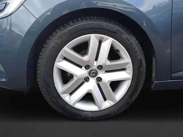 Renault Clio view 9