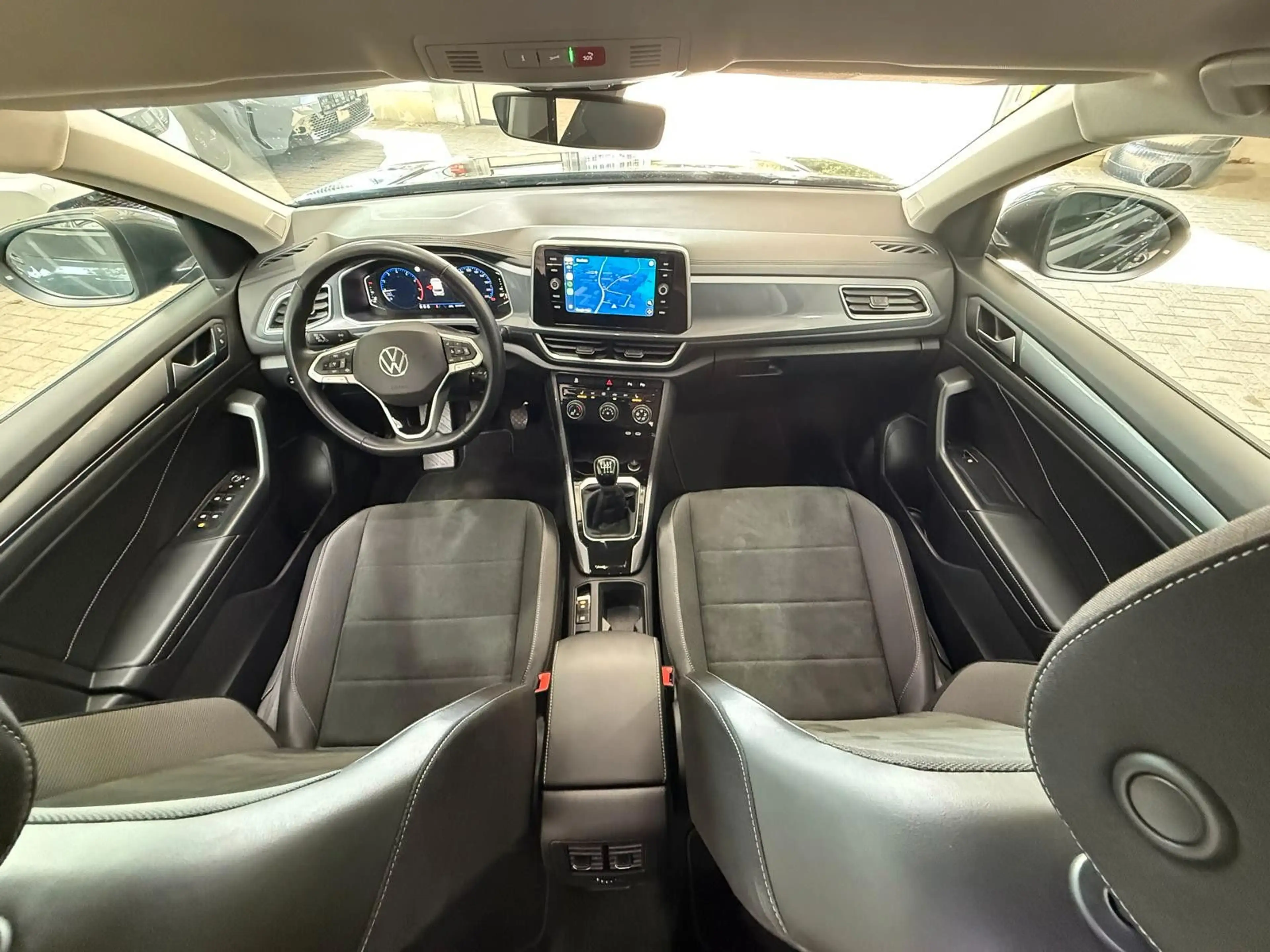Volkswagen T-Roc 1.5 TSI Style ACC SHZ LED IQ-Light APP — photo 10