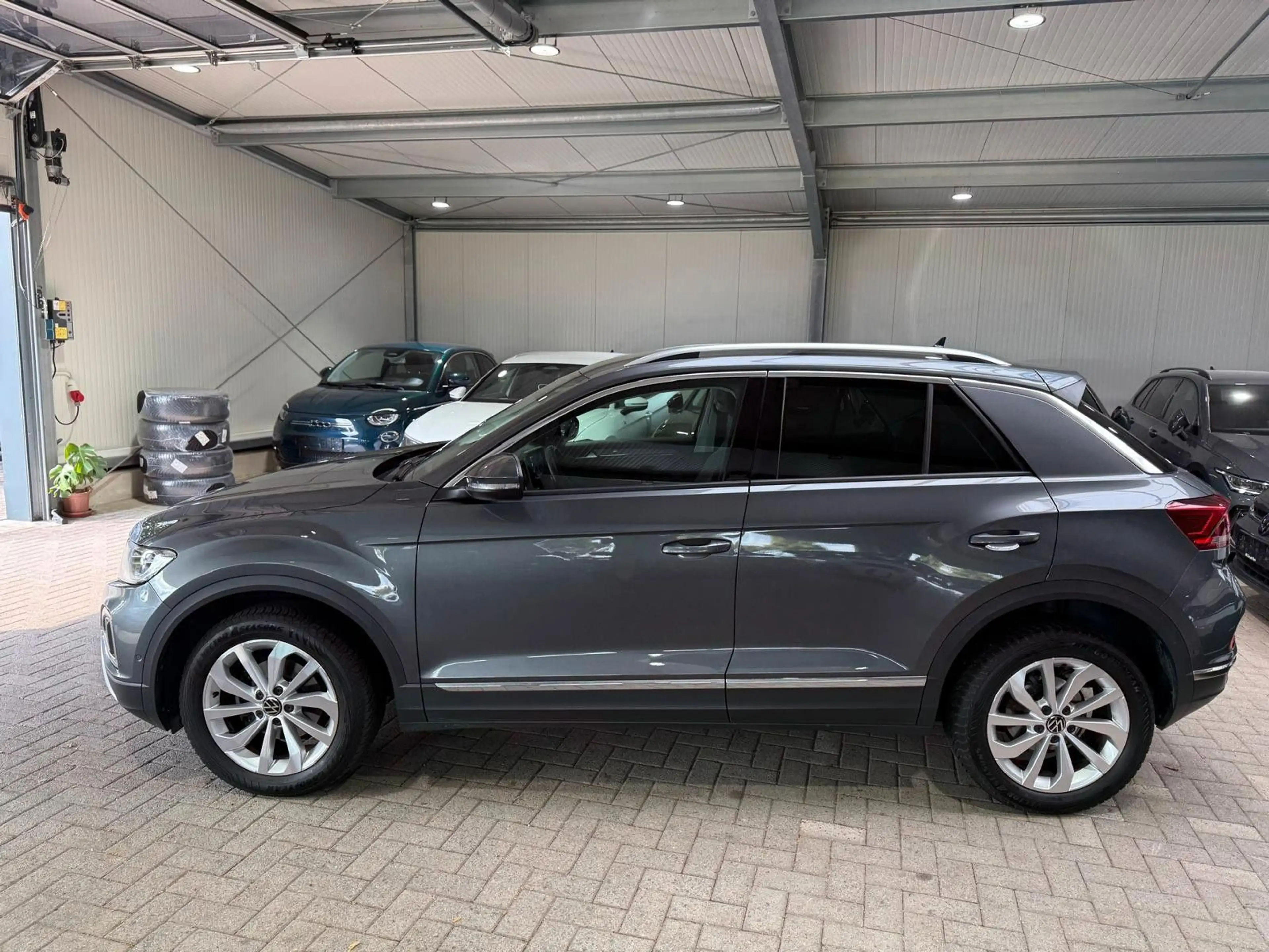 Volkswagen T-Roc 1.5 TSI Style ACC SHZ LED IQ-Light APP — photo 8