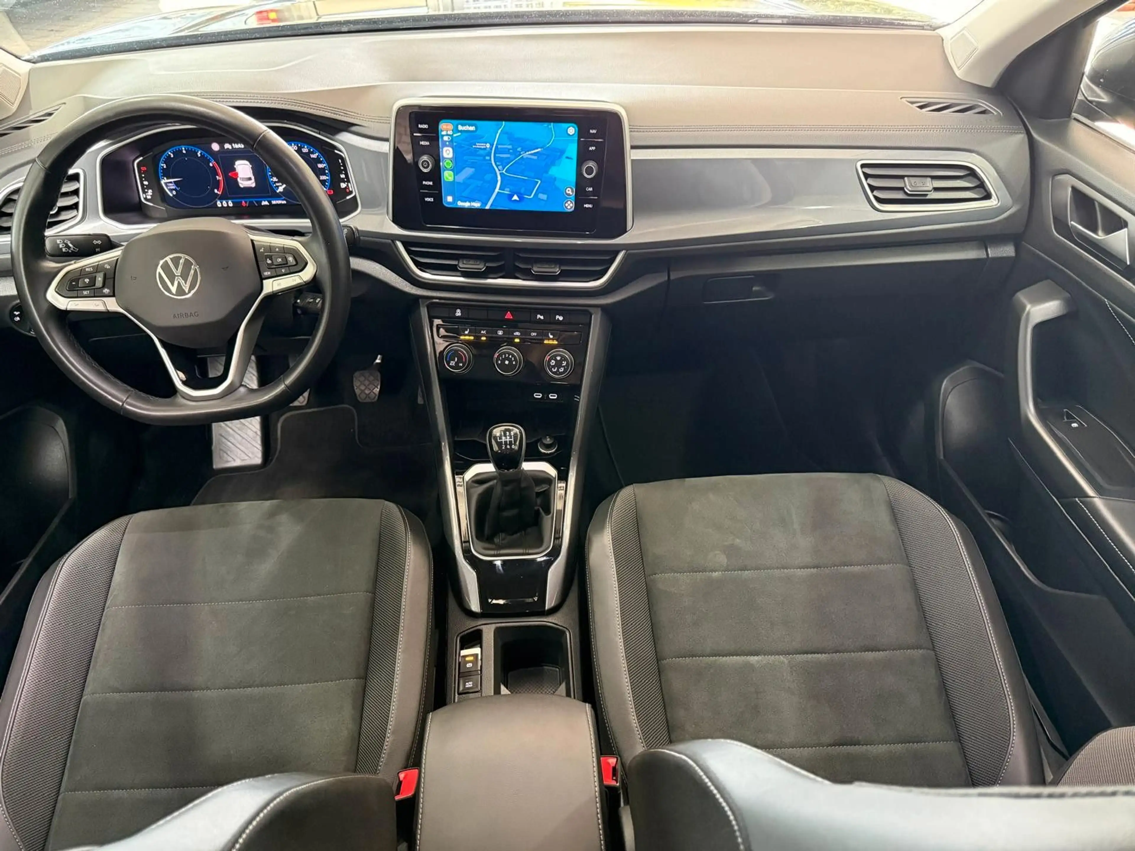 Volkswagen T-Roc 1.5 TSI Style ACC SHZ LED IQ-Light APP — photo 11