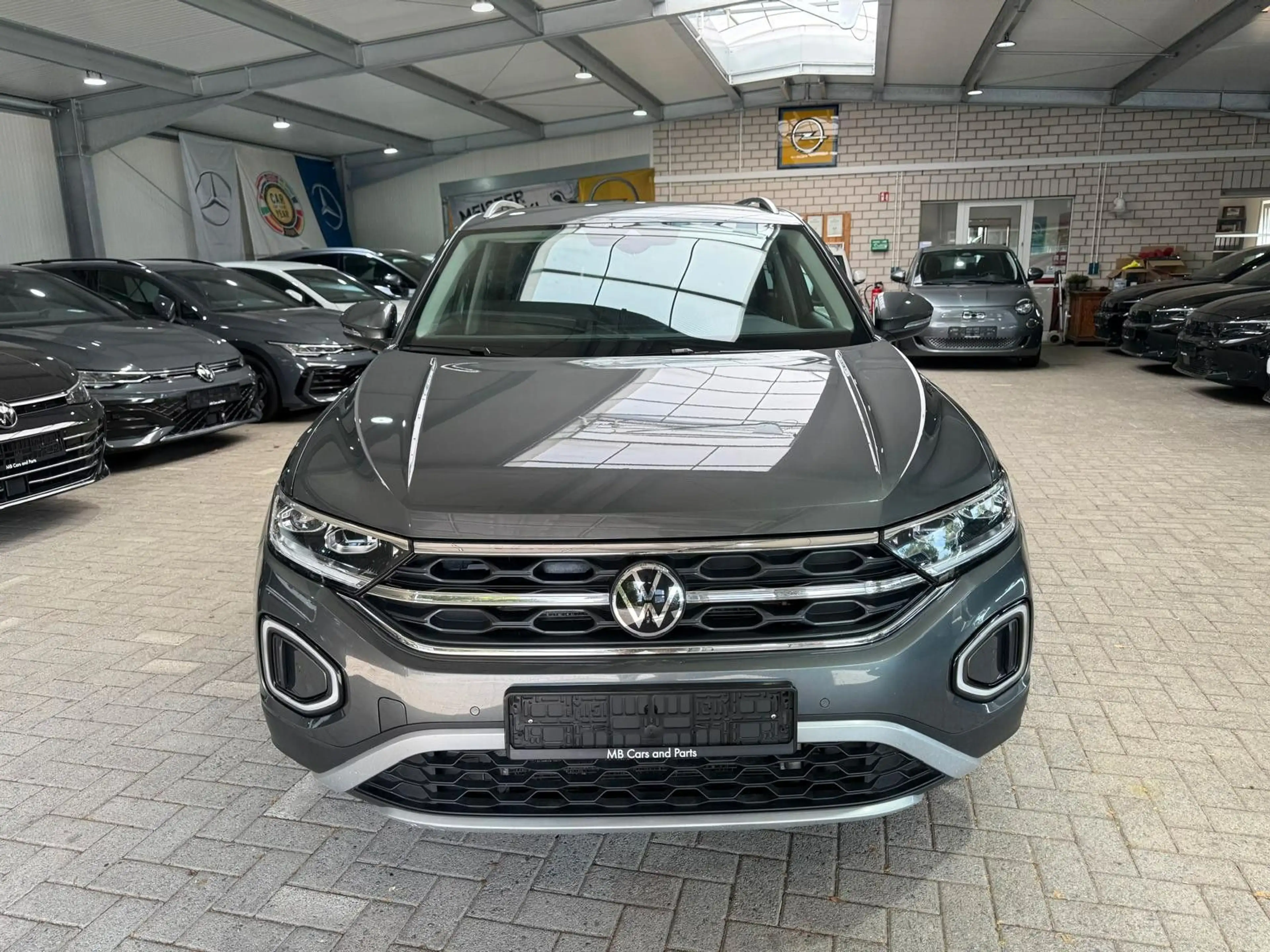 Volkswagen T-Roc 1.5 TSI Style ACC SHZ LED IQ-Light APP — photo 3