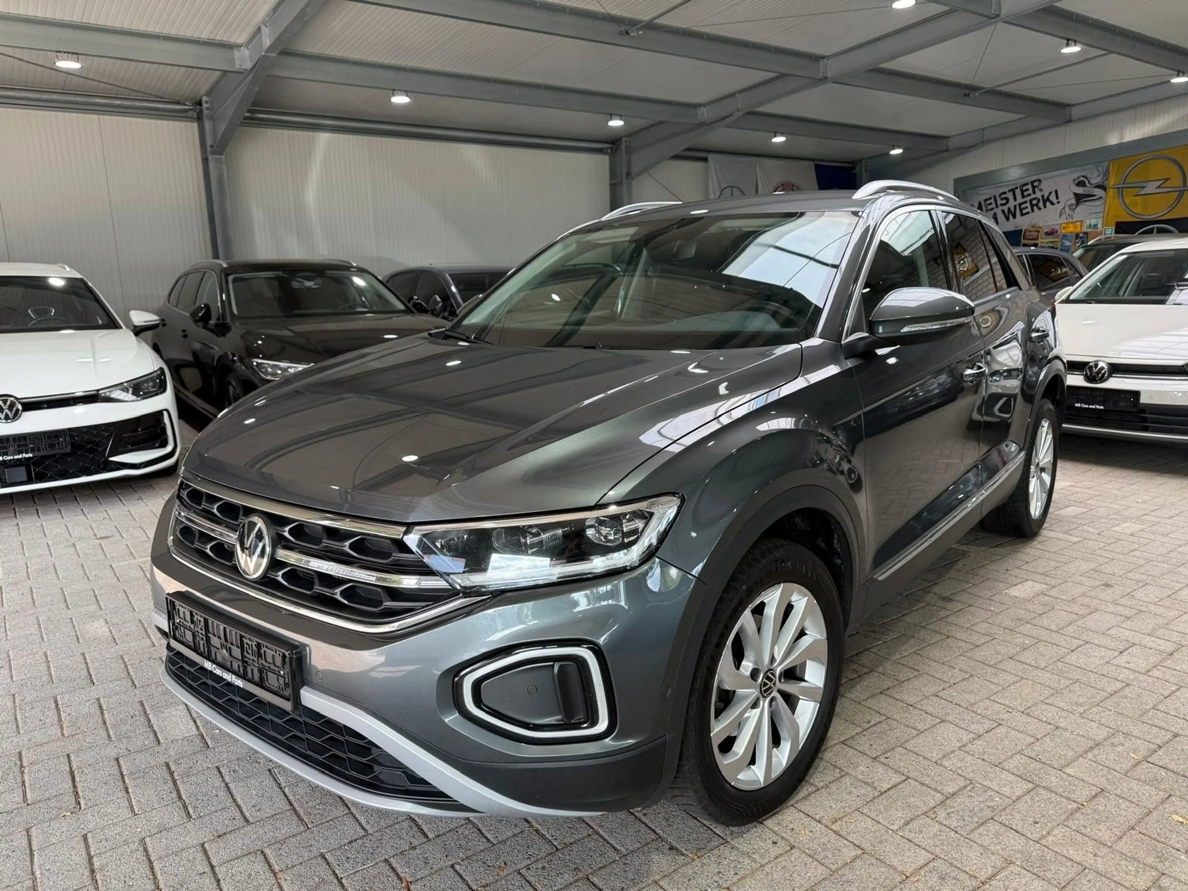 Volkswagen T-Roc 1.5 TSI Style ACC SHZ LED IQ-Light APP — photo 2