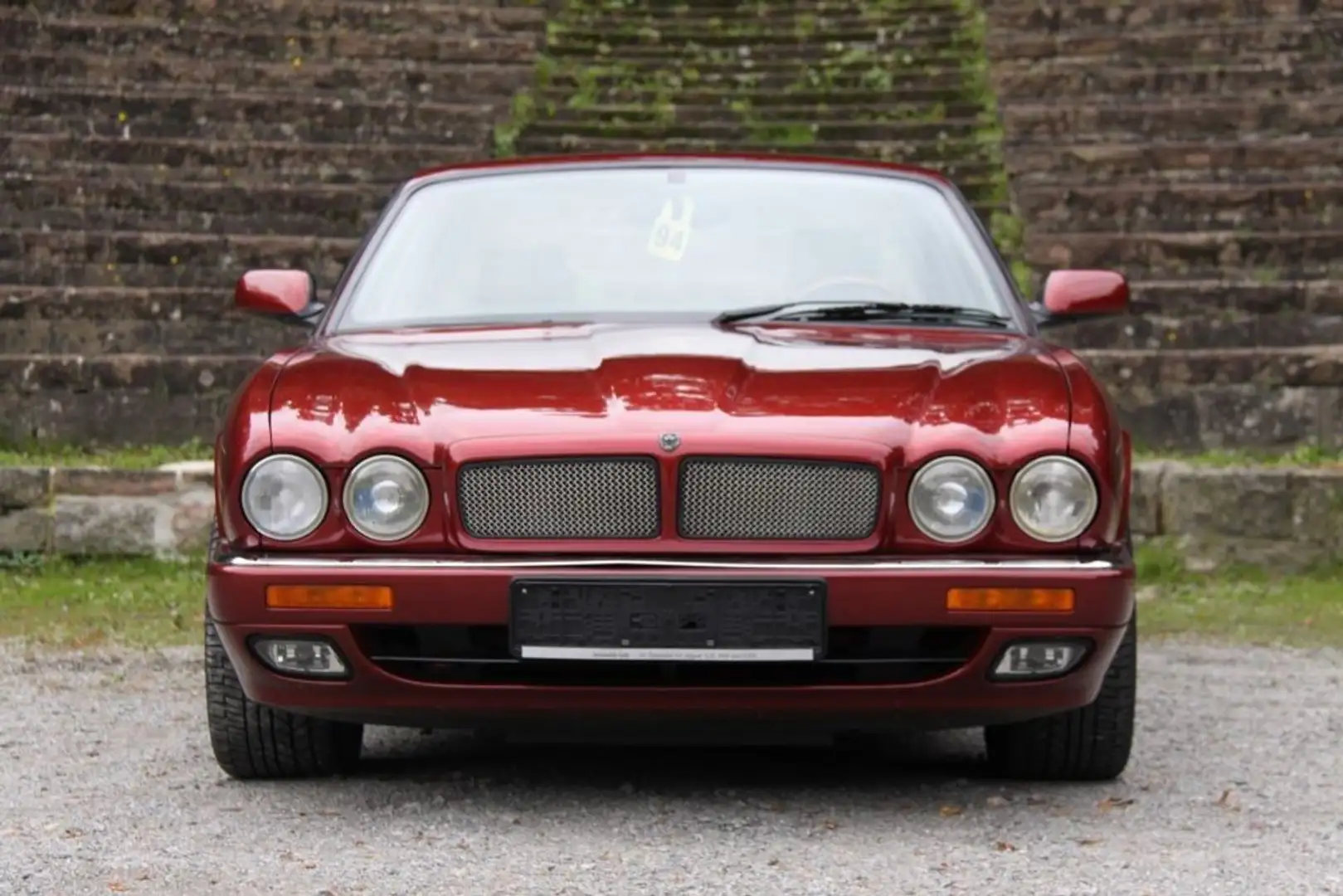 Jaguar XJR mit 2 Jahren Garantie Top Zustand Rot - 1