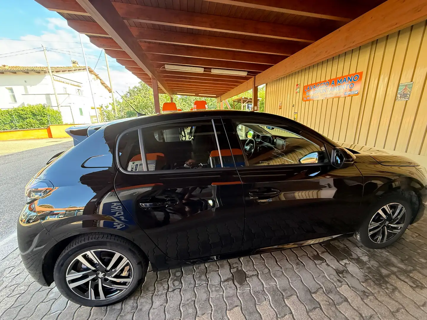 Peugeot 208 1.2 Pure Tech Allure s&s Nero - 2