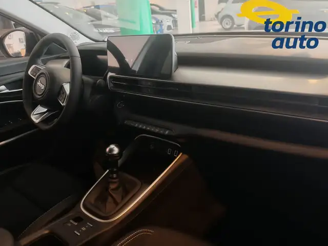 Jeep Avenger view 5