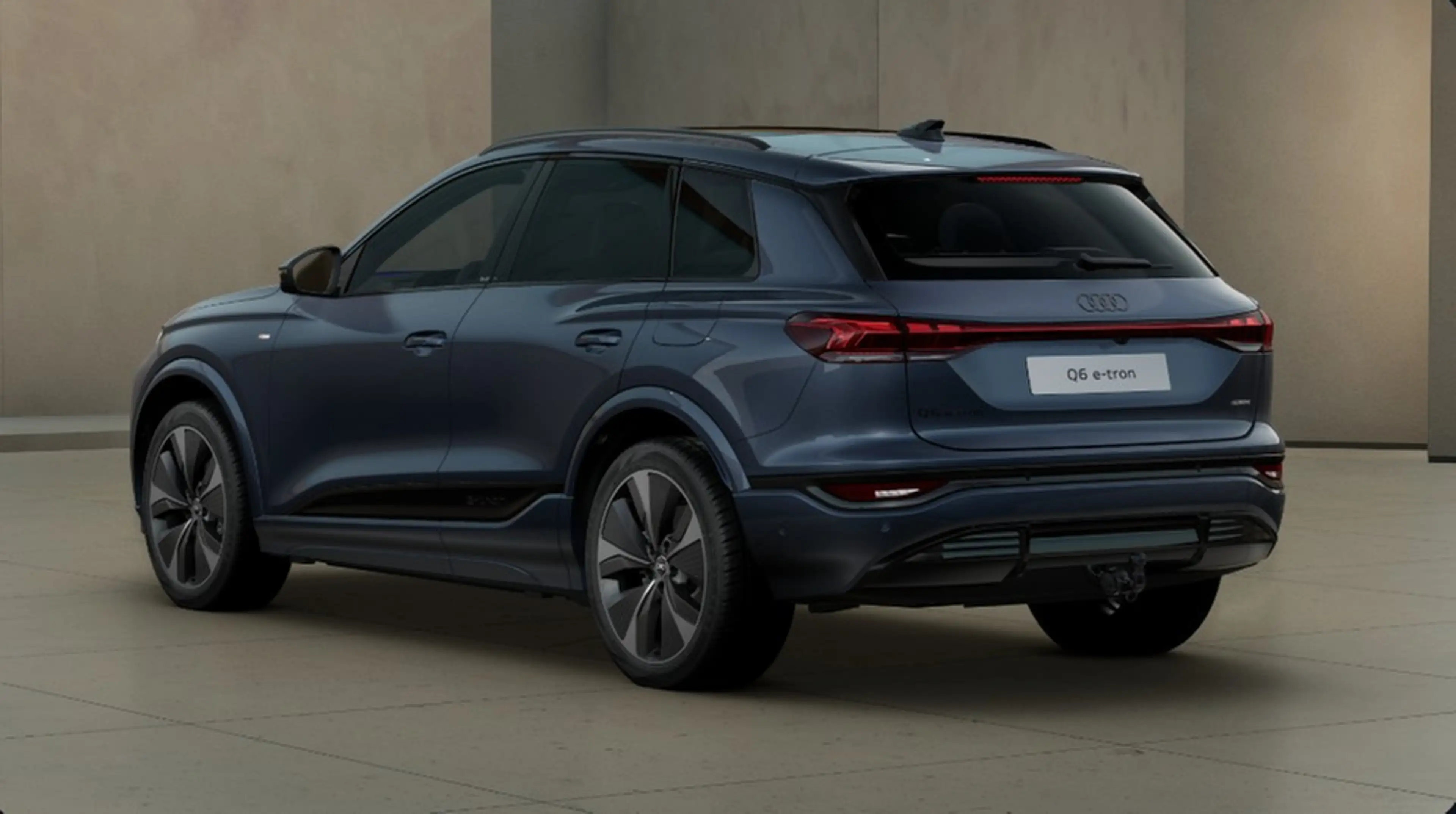 Audi e-tron quattro 315 kW AHK, Pano, Tech pro — photo 4