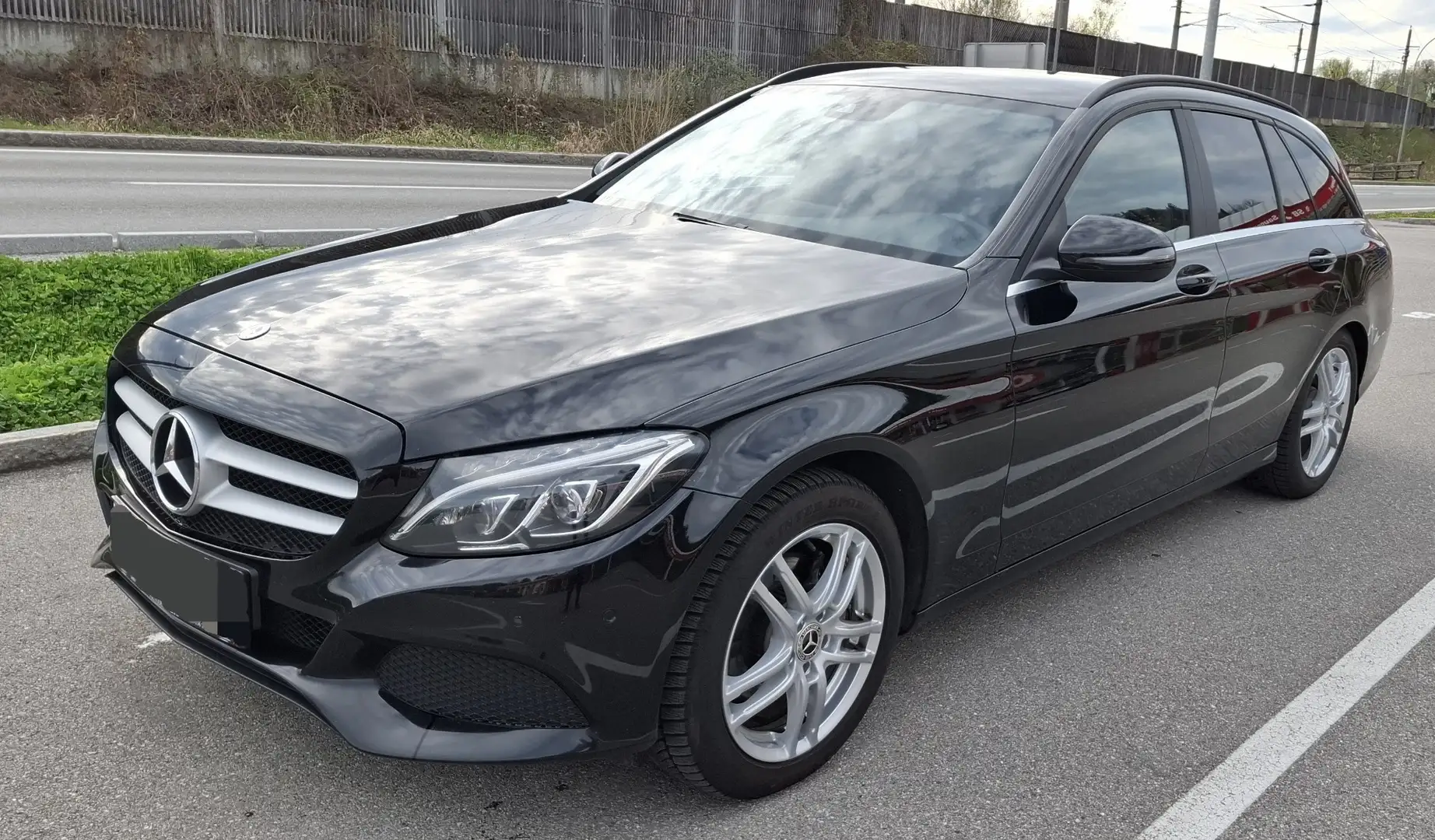 Mercedes-Benz 220 C 220 d T Aut. Kombi / Family Van - 2