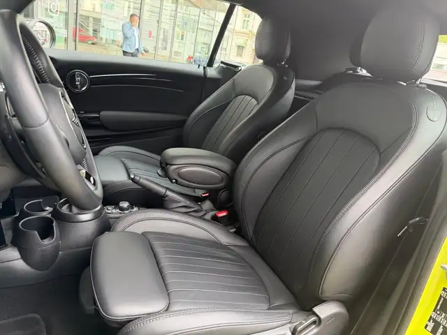 Mini Convertible view 11