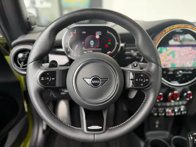 Mini Convertible view 6