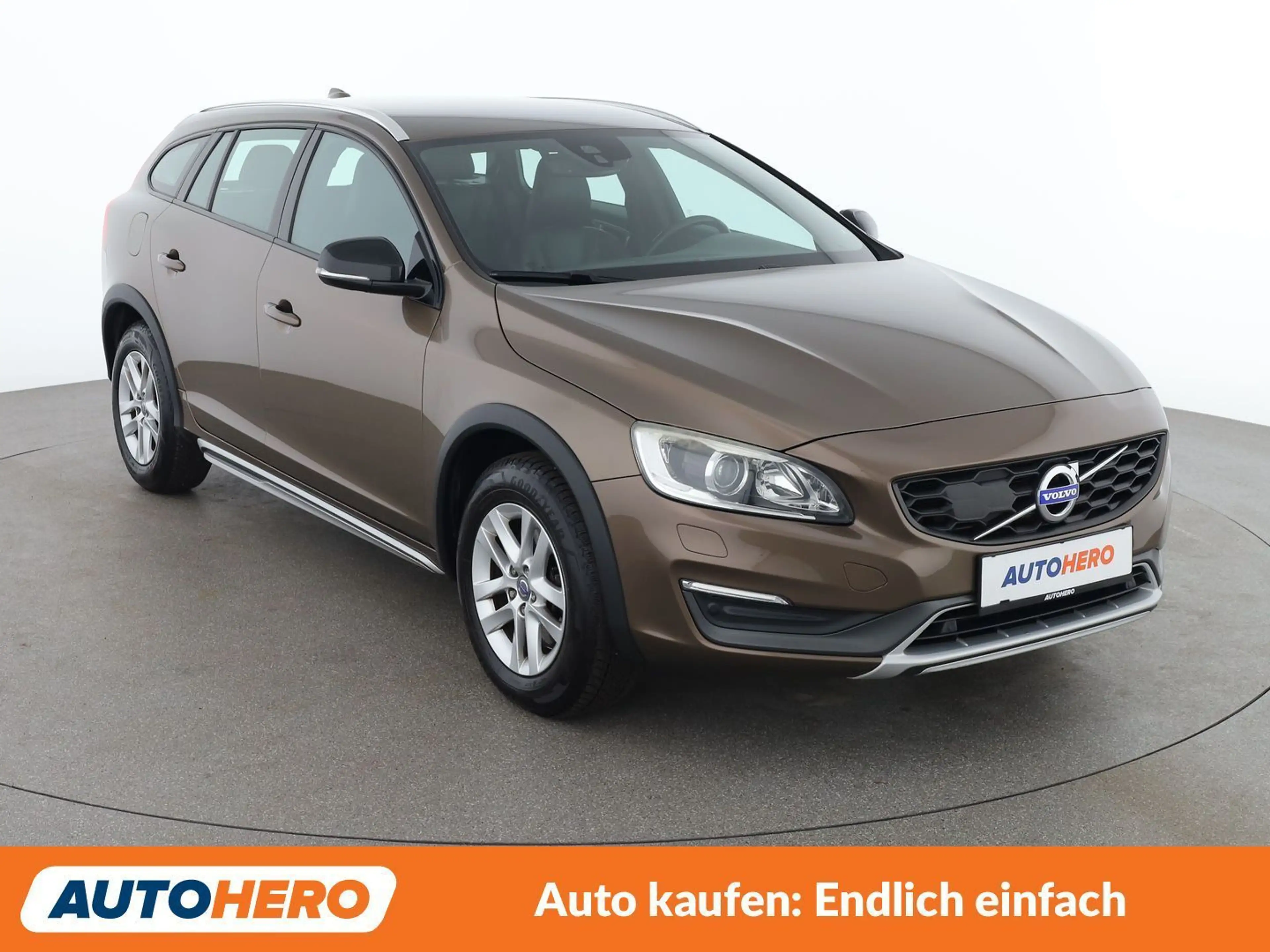 Volvo V60 Cross Country 2.0 D3 Business — photo 8