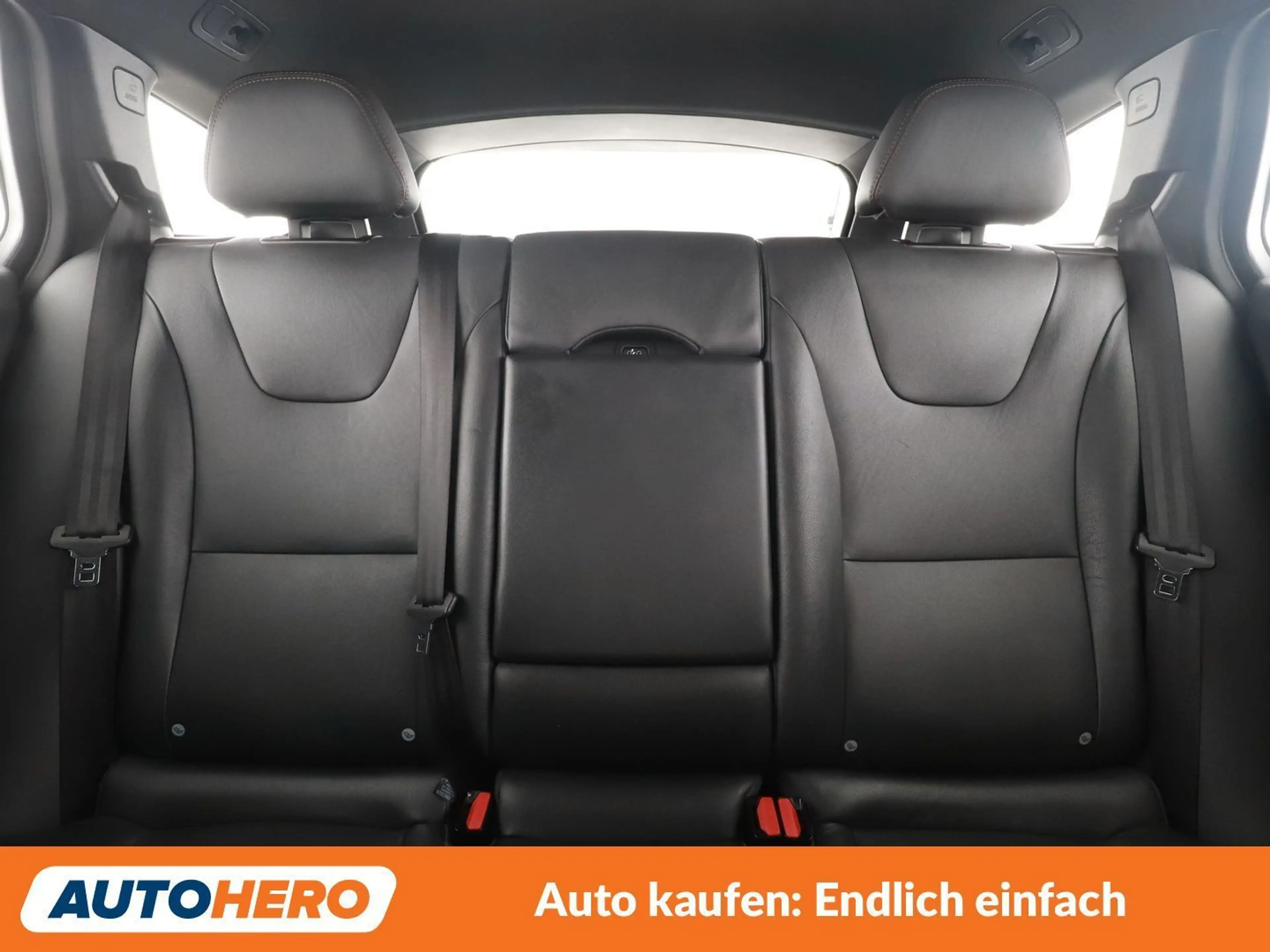 Volvo V60 Cross Country 2.0 D3 Business — photo 15