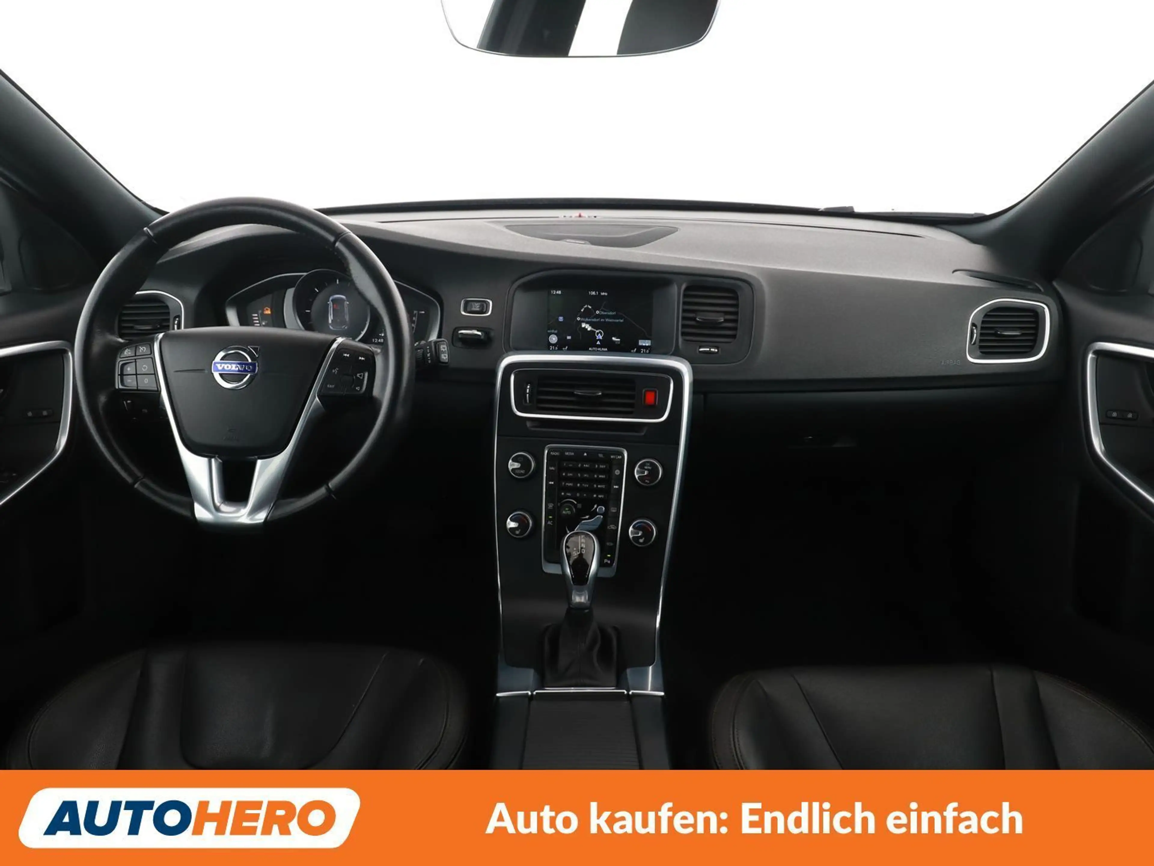 Volvo V60 Cross Country 2.0 D3 Business — photo 12