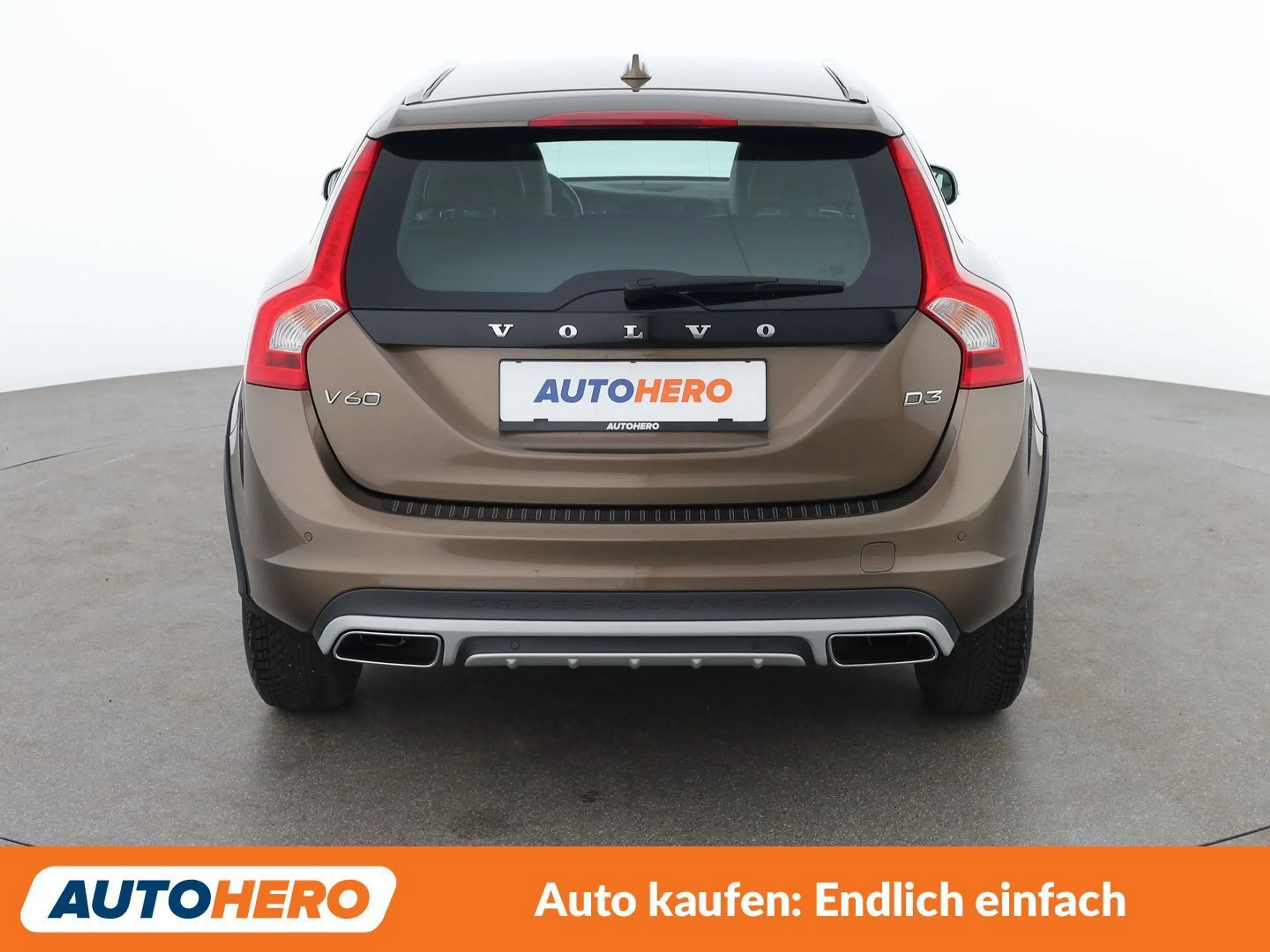Volvo V60 Cross Country 2.0 D3 Business — photo 5