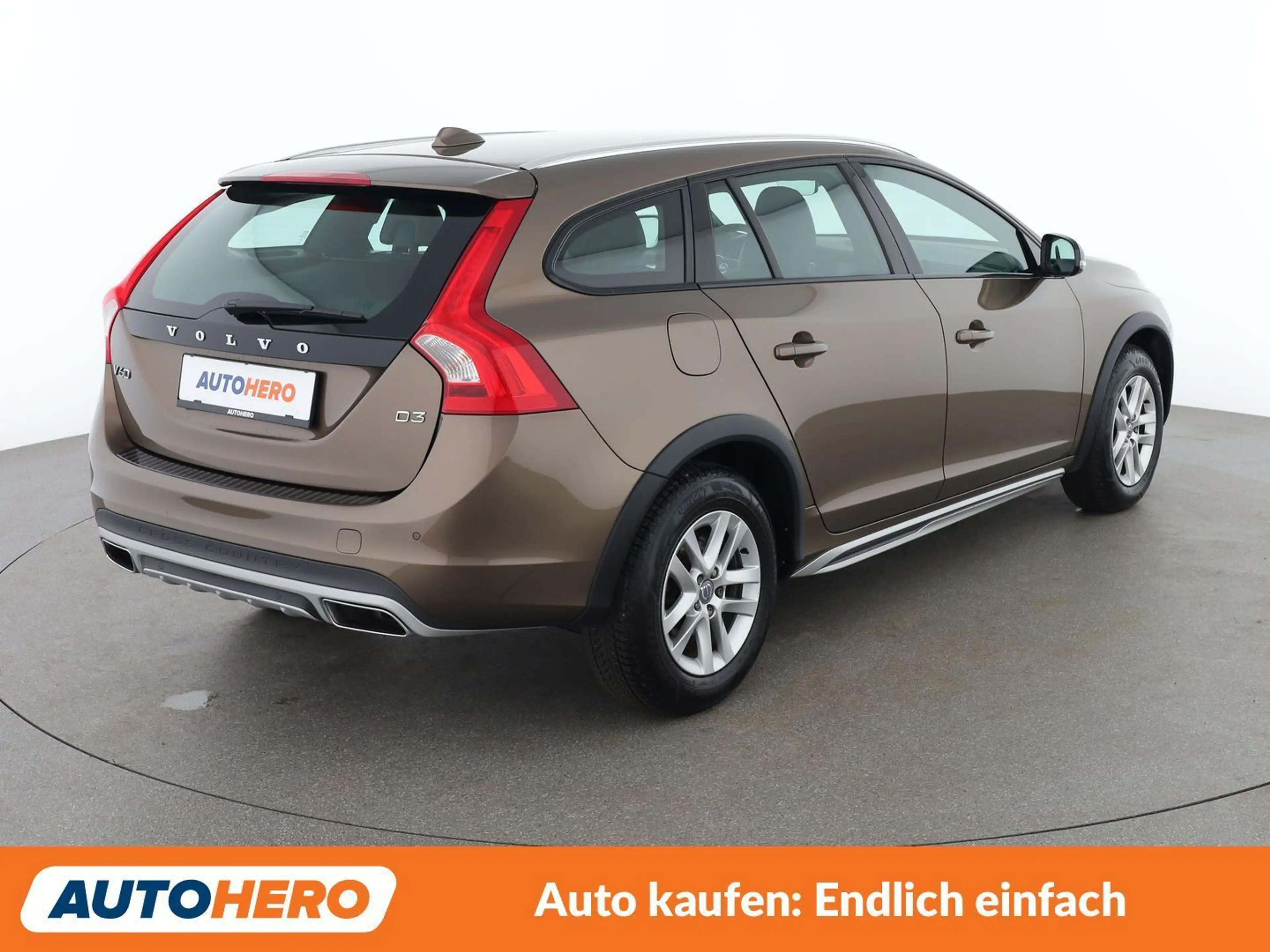 Volvo V60 Cross Country 2.0 D3 Business — photo 6