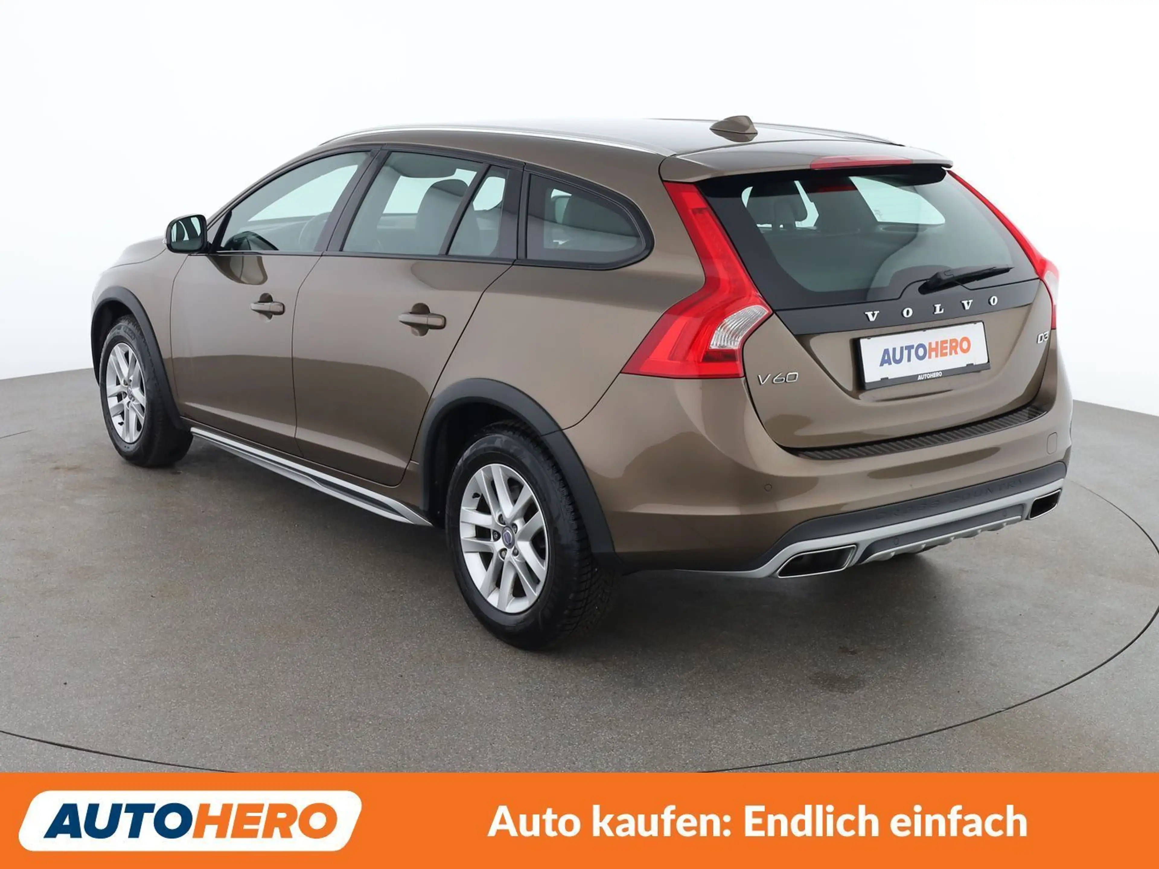 Volvo V60 Cross Country 2.0 D3 Business — photo 4