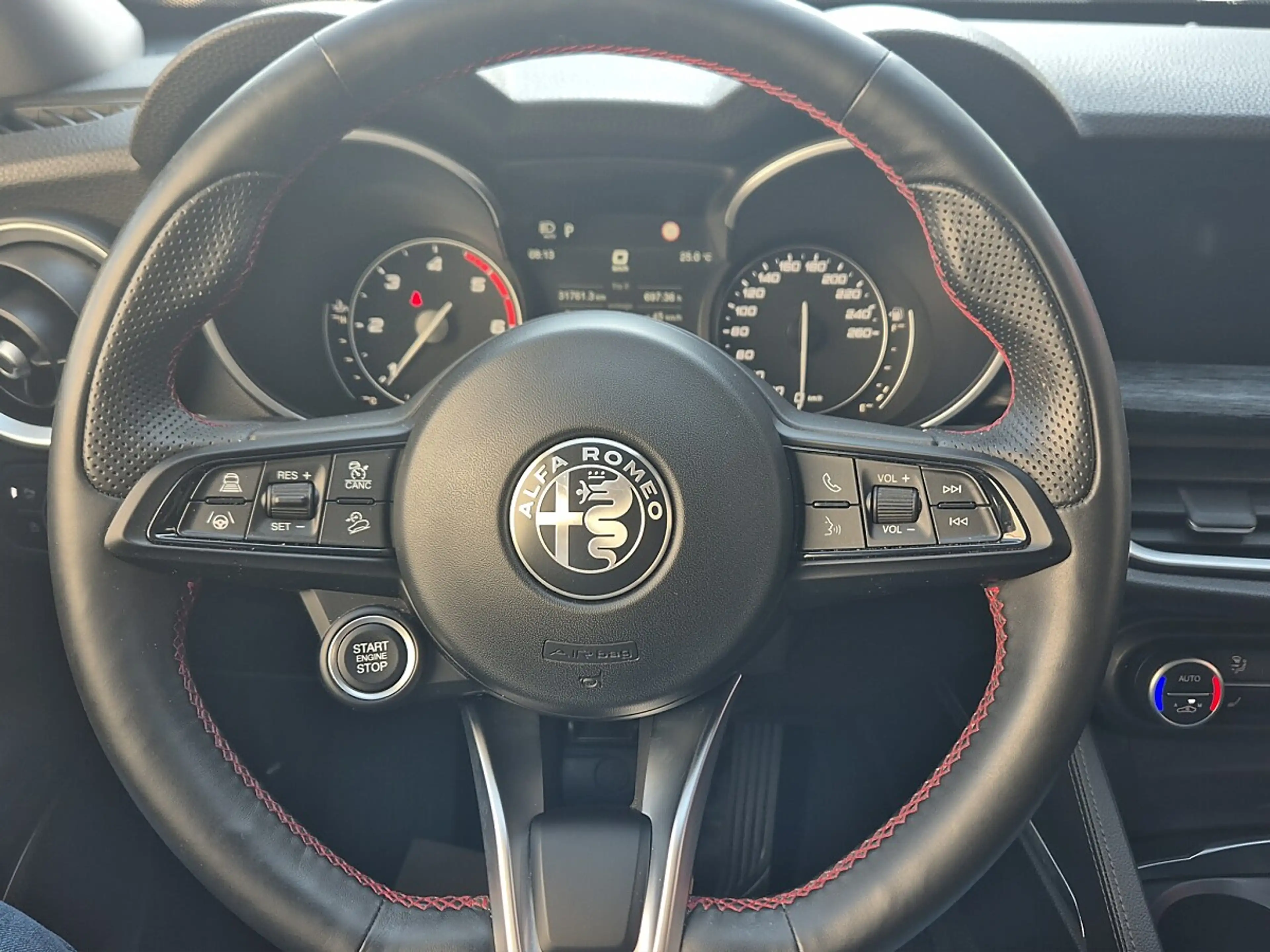 Alfa Romeo Stelvio Magnifica 2,2 ATX AWD — photo 7