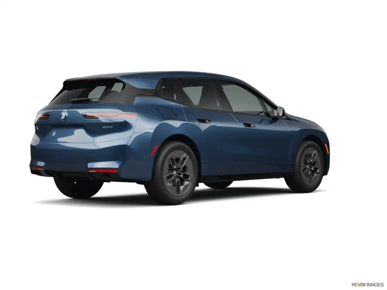 BMW iX снимка BMW iX