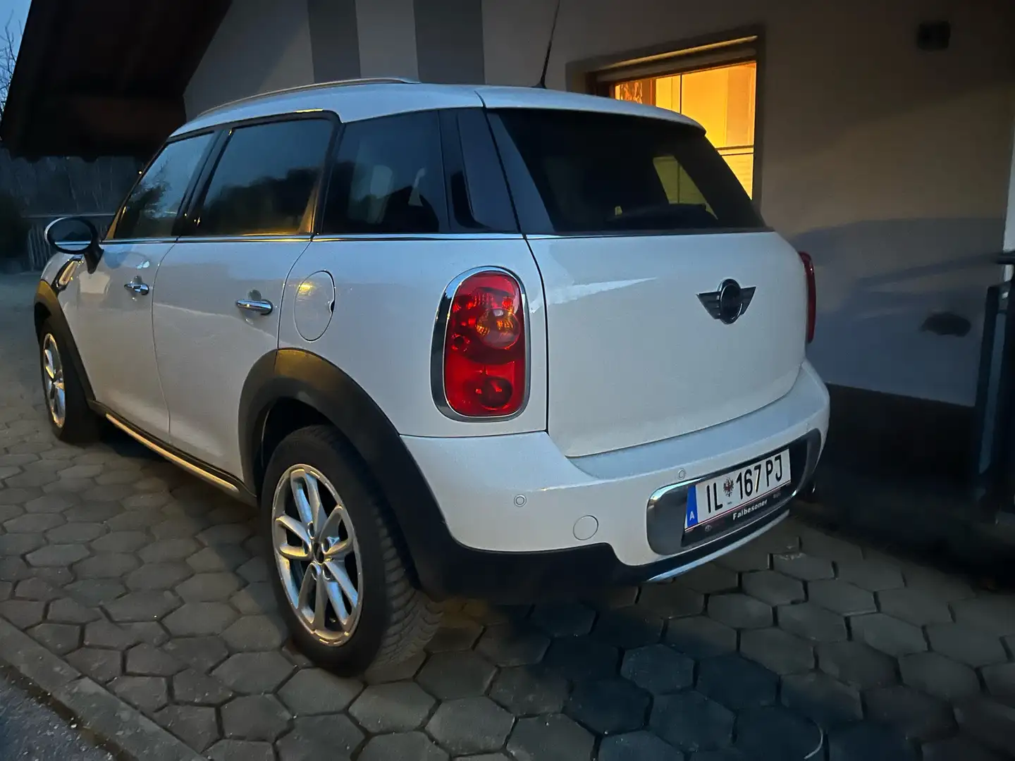 MINI Cooper D Countryman ALL4 Aut. Weiß - 2