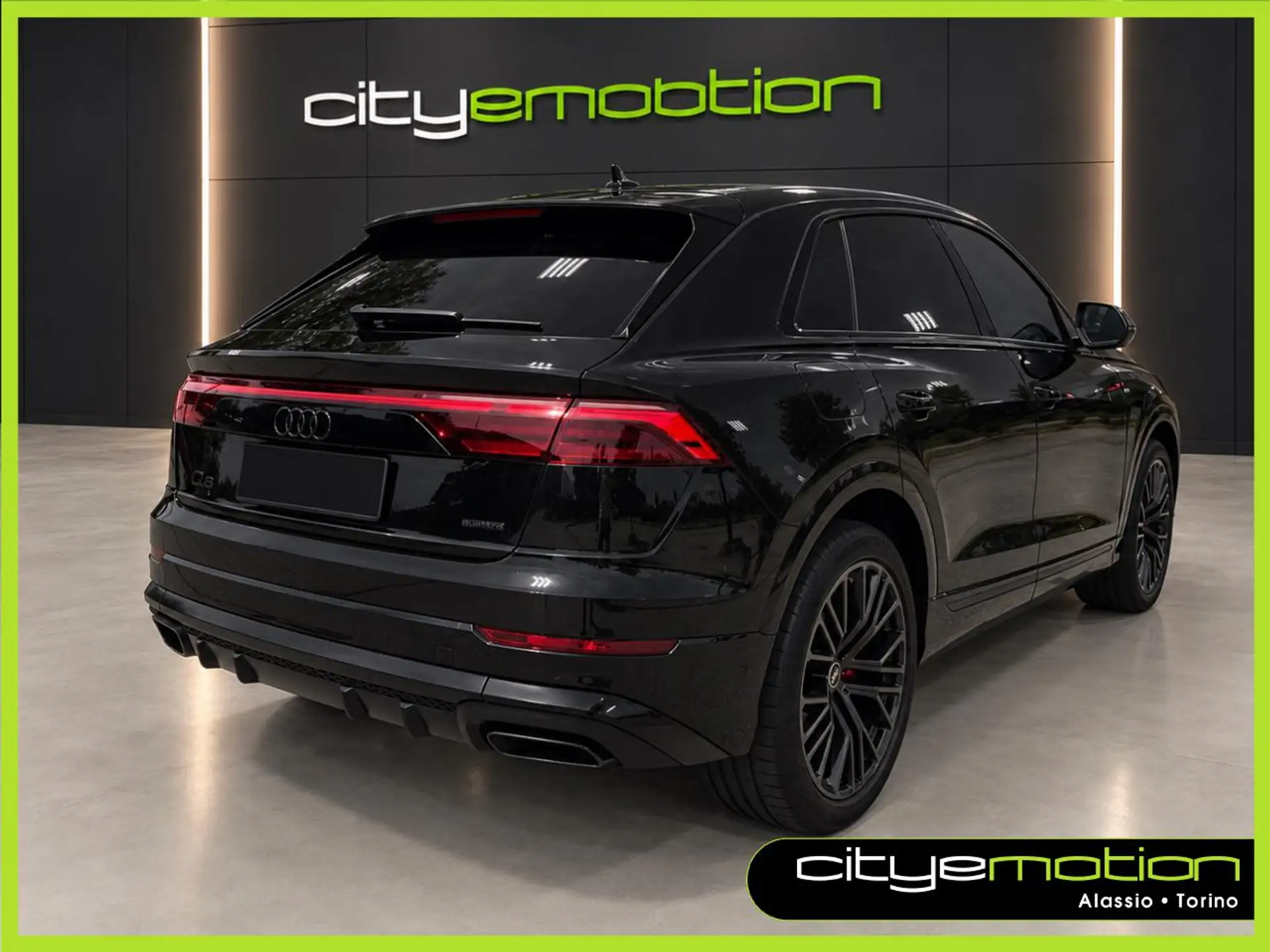 아우디 Audi Q8 2025 검정 사진 5