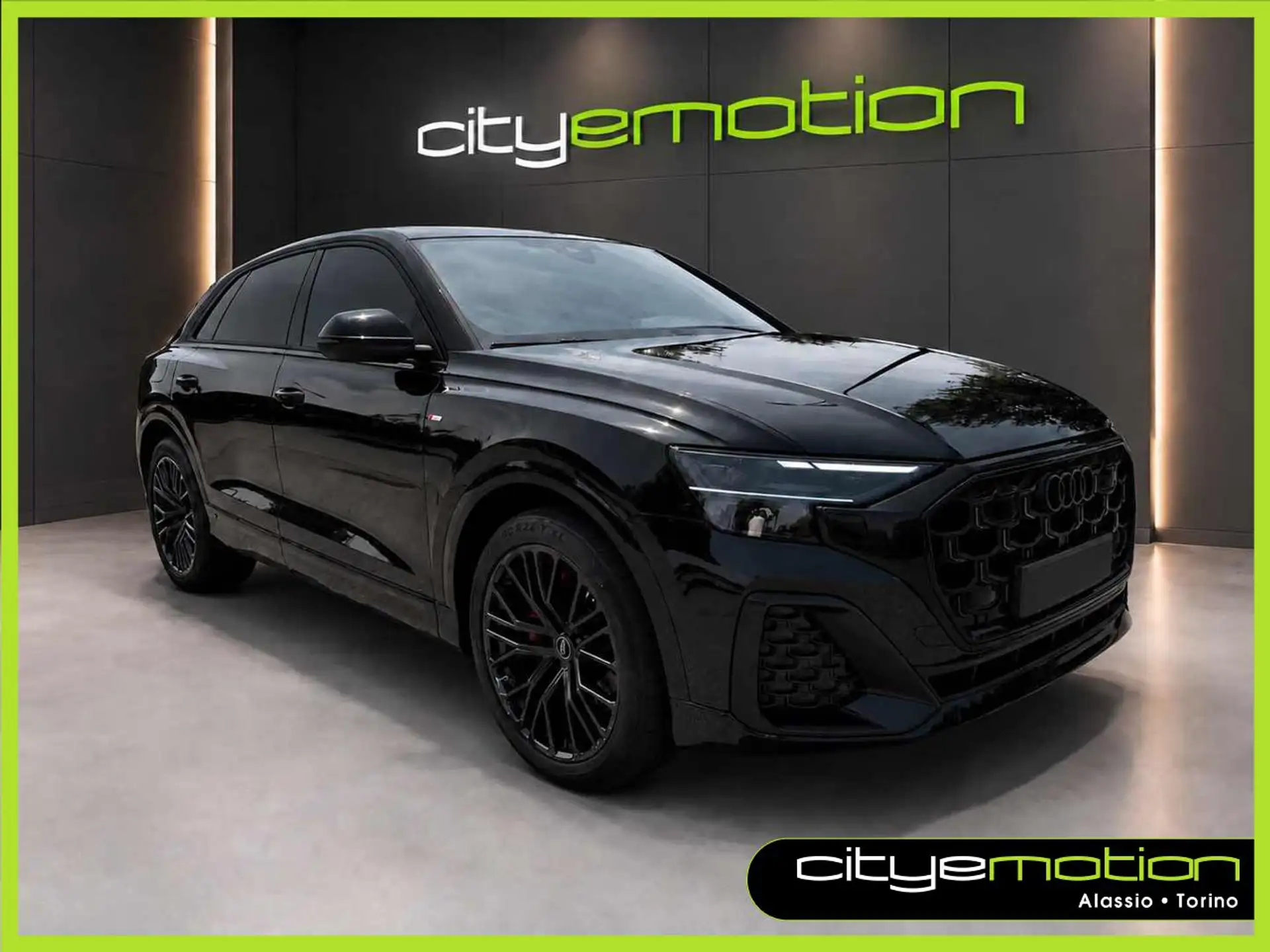 아우디 Audi Q8 2025 검정 사진 3