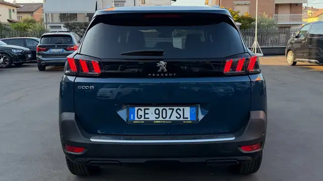Peugeot 5008 view 7
