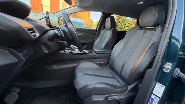 Peugeot 5008 view 10