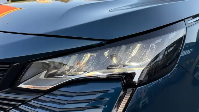 Peugeot 5008 view 4