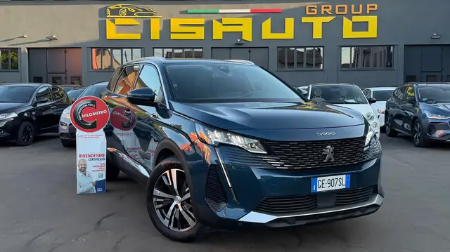 2021 Peugeot 5008 in Blue for sale