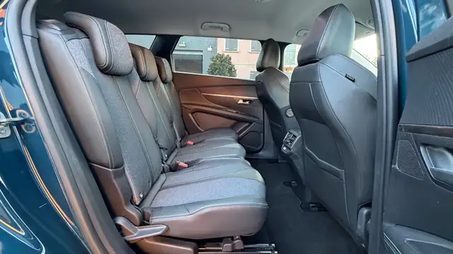 Peugeot 5008 view 13