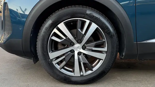 Peugeot 5008 view 5