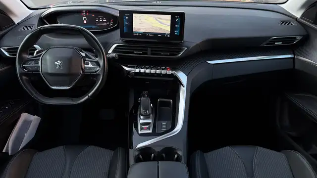 Peugeot 5008 view 9