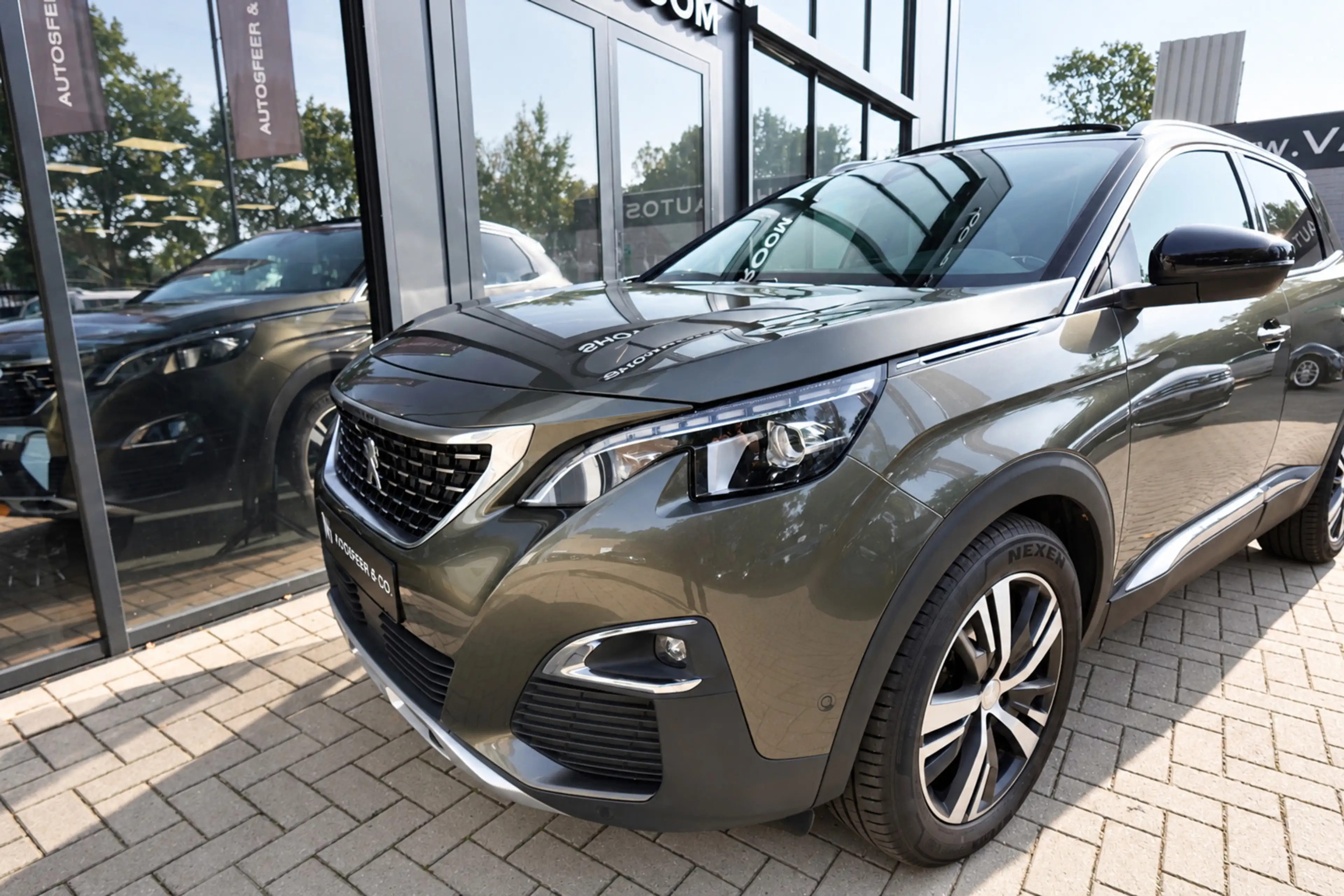 Peugeot 3008 GT 1.2 PureTech Allure PANO CAM NAVI VOL — photo 14