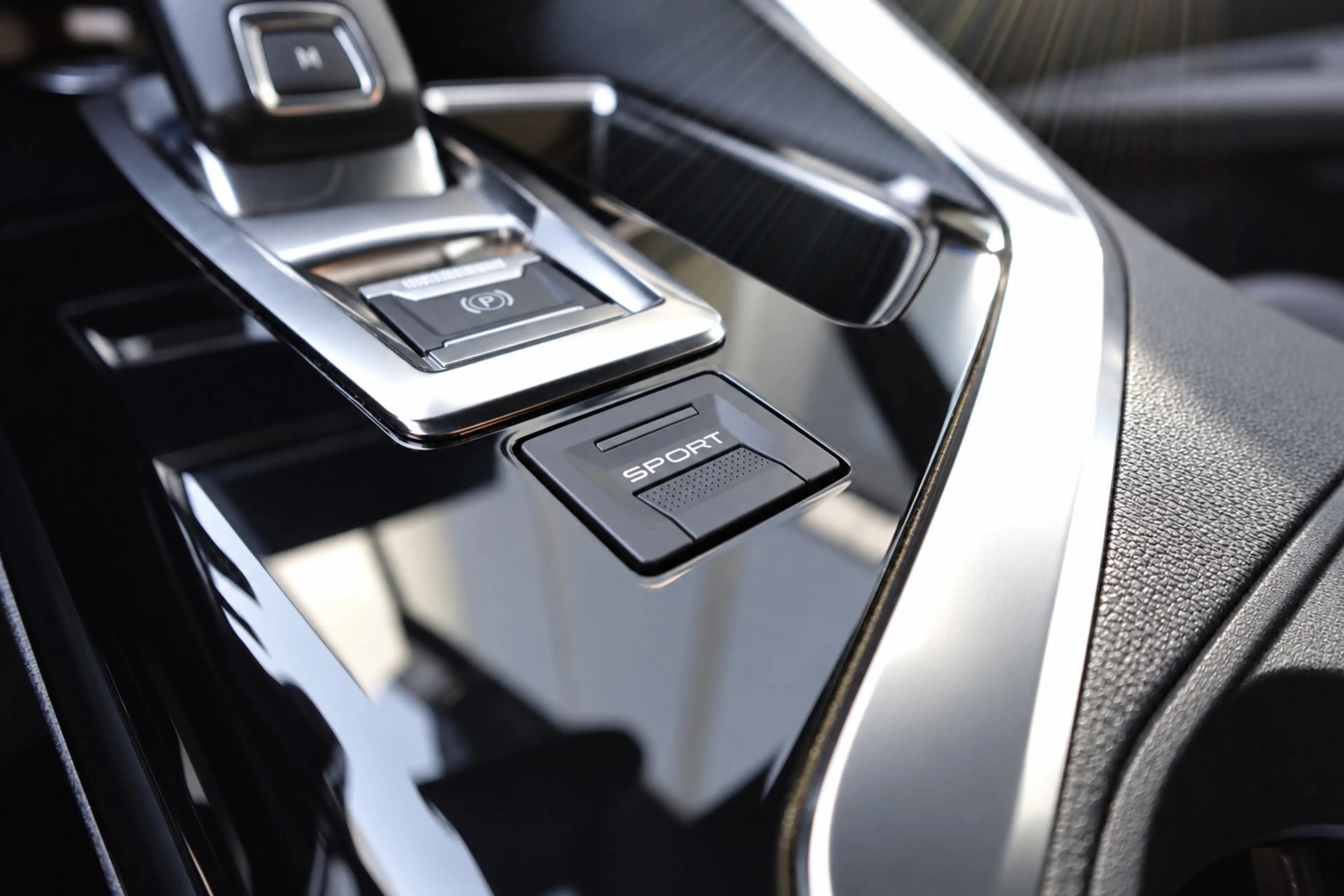Peugeot 3008 GT 1.2 PureTech Allure PANO CAM NAVI VOL — photo 9
