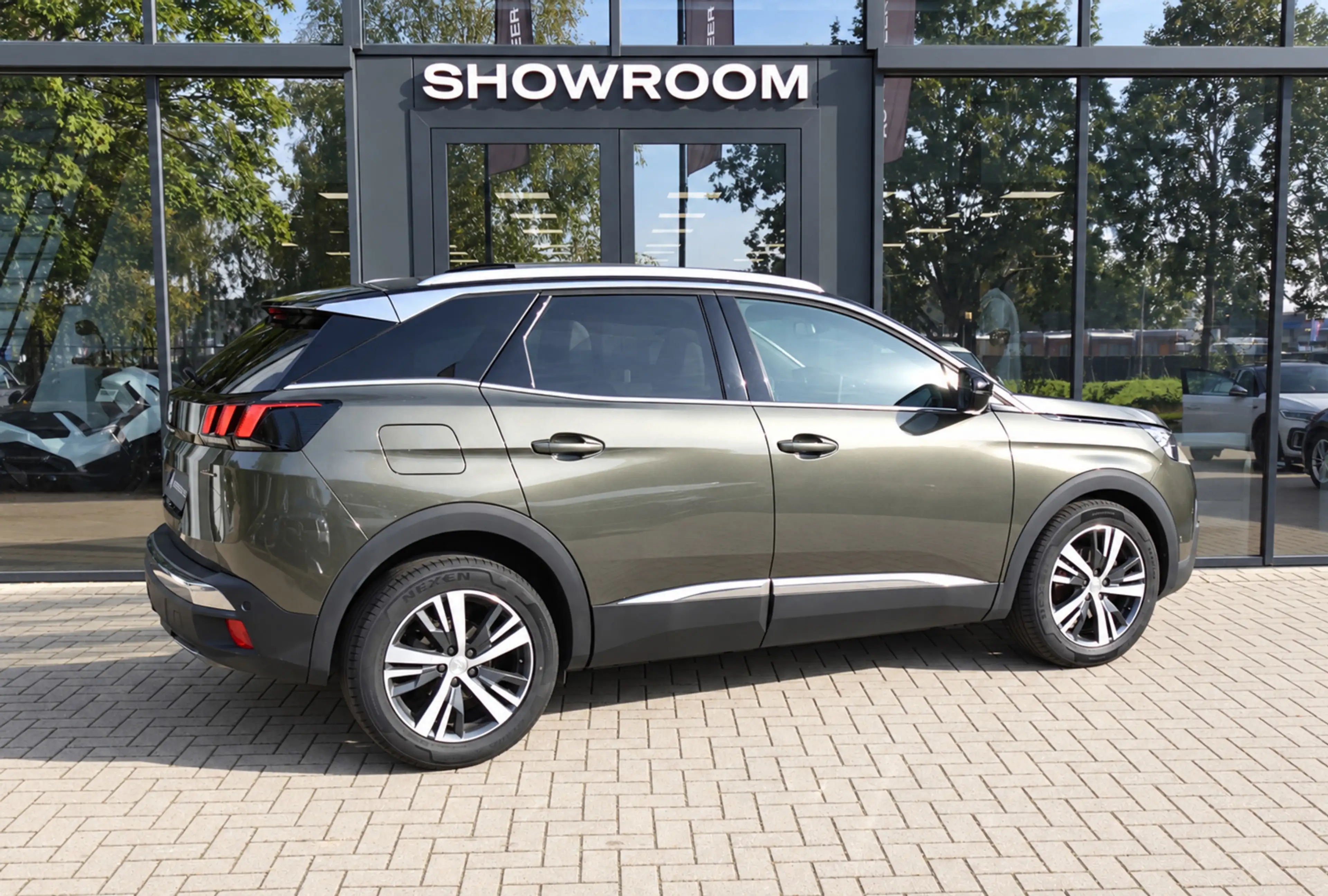 Peugeot 3008 GT 1.2 PureTech Allure PANO CAM NAVI VOL — photo 2