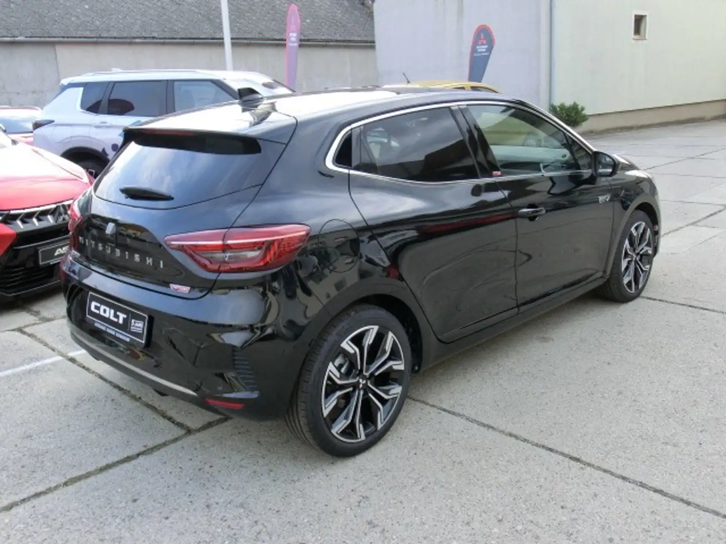 Mitsubishi Colt 1,6 HEV Intense Schwarz - 2