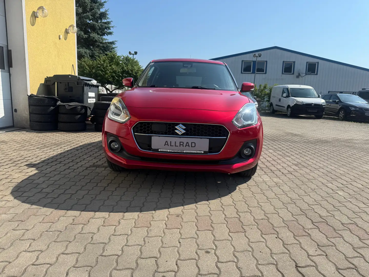 Suzuki Swift 1,2 DualJet Hybrid Allgrip Flash Rot - 1