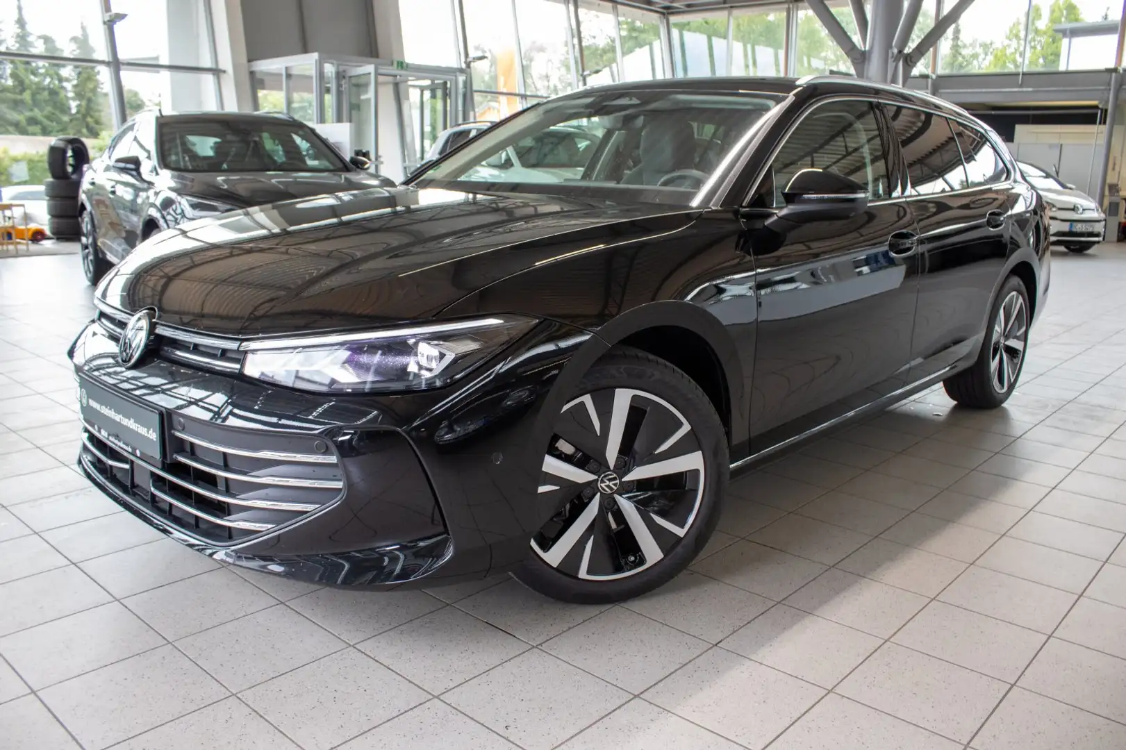 Volkswagen Passat Variant Variant Business DSG | ACC | LED | Kamera | AHK | Zwart - 1