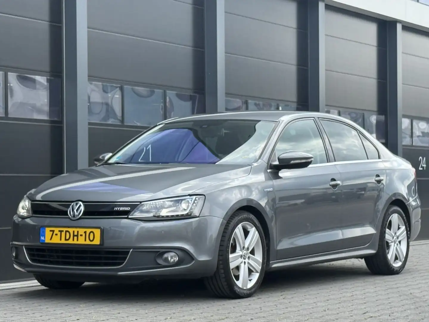 Volkswagen Jetta 1.4 TSI Hybrid Highline Grijs - 1