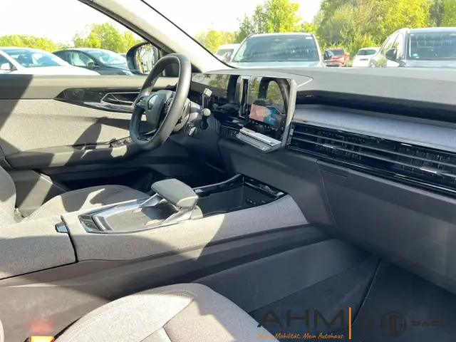Renault Austral view 14