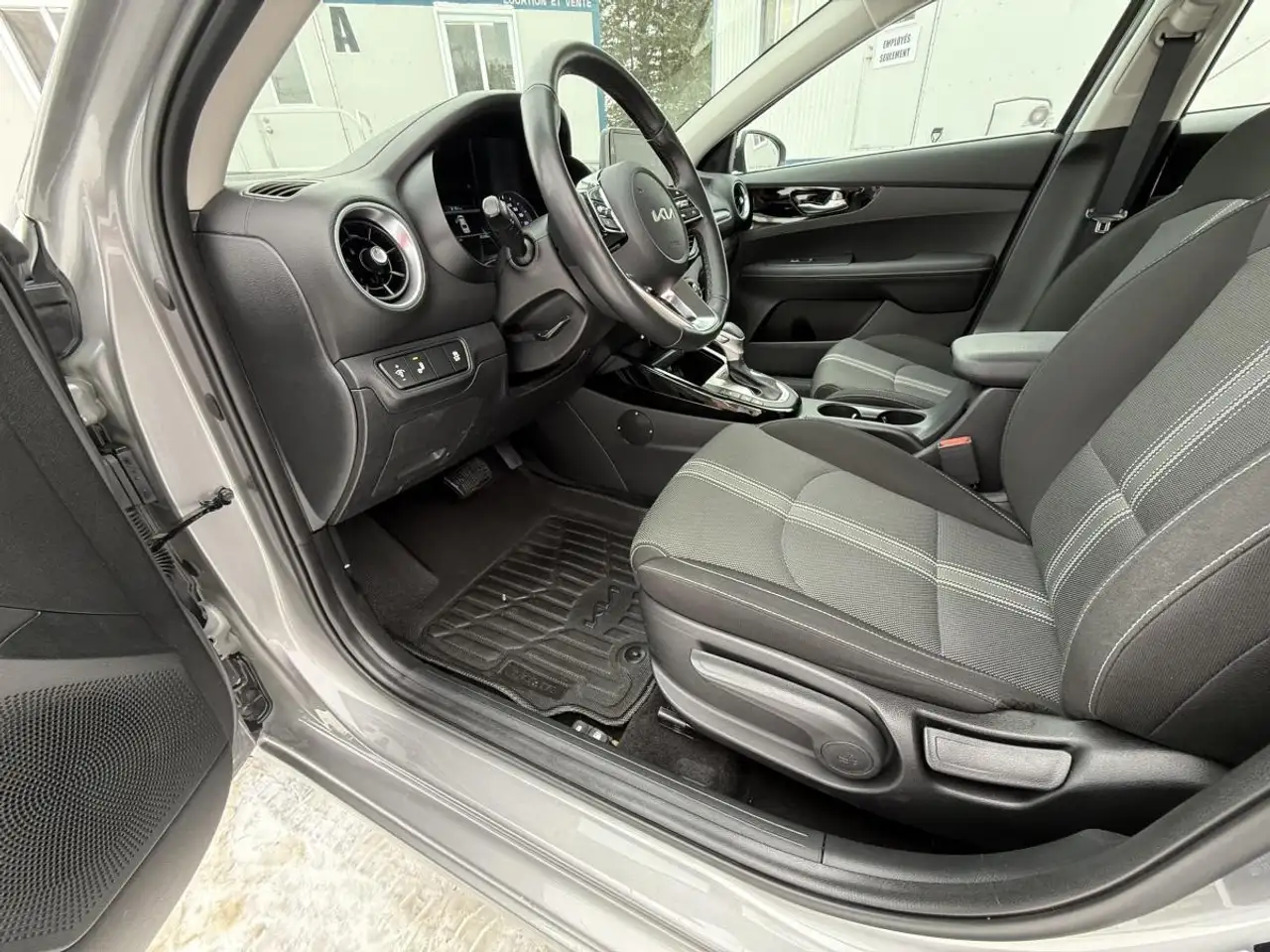 Kia Forte снимка Kia Forte