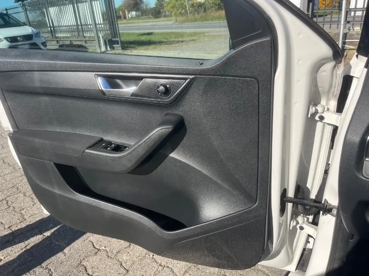 Skoda Fabia 1.0 MPI 75 CV Twin Color Bianco - 2